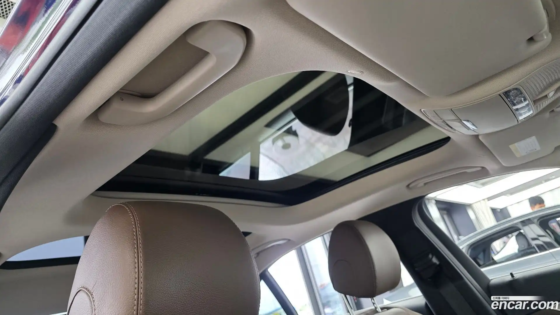 E-Class Mercedes-Benz 2017.10-OPTION-019