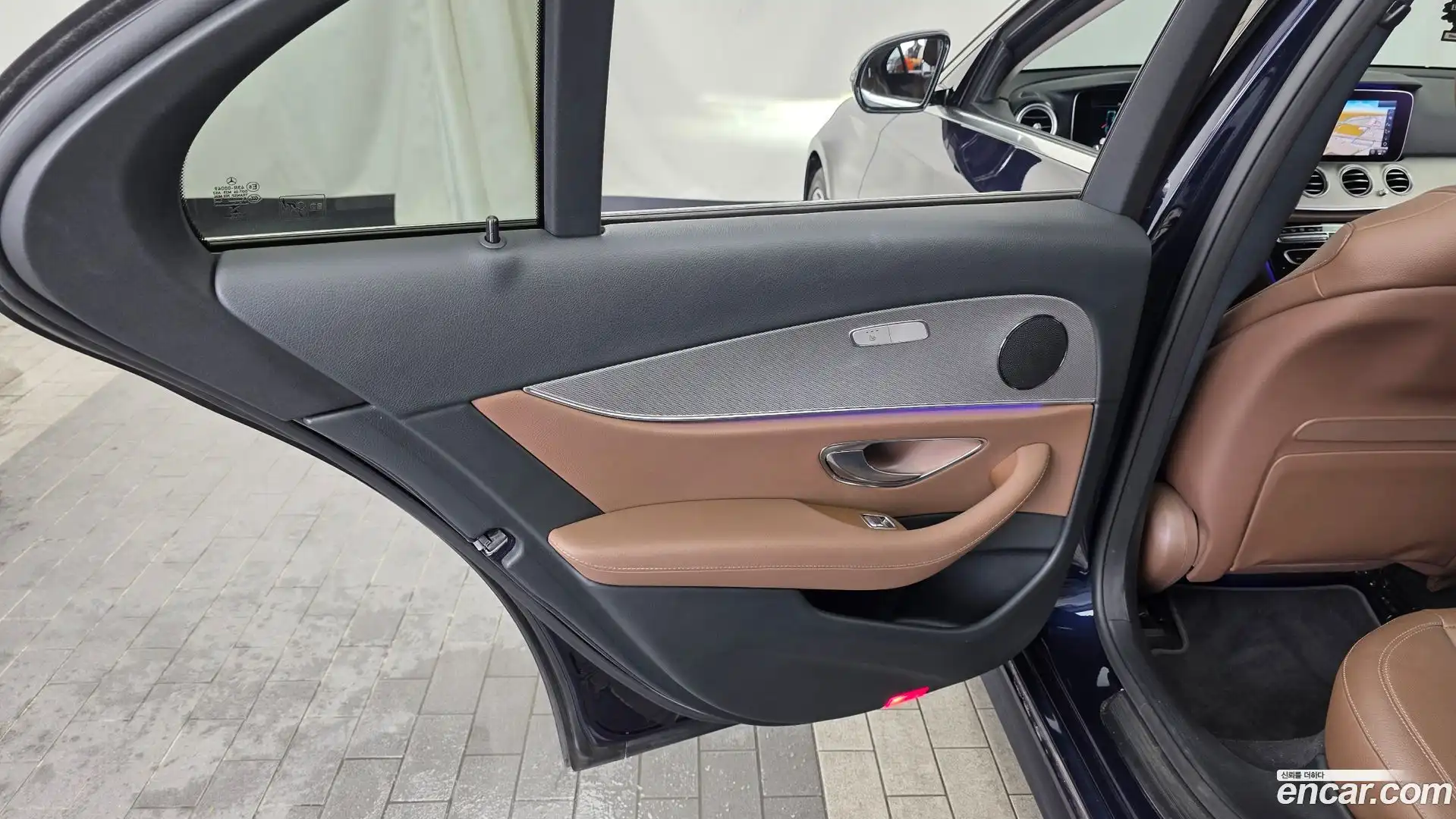 E-Class Mercedes-Benz 2017.10-INNER-035