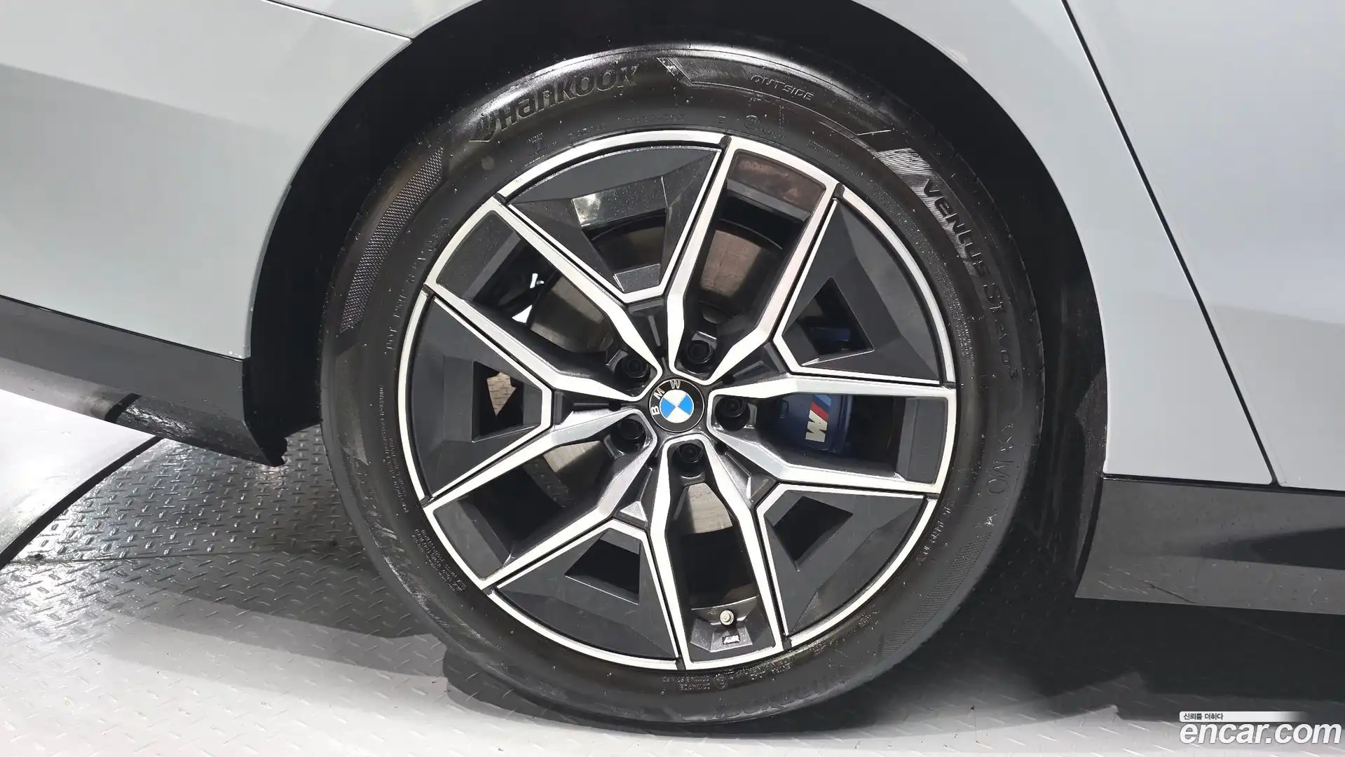 5-Series BMW 2025.5-OUTER-005