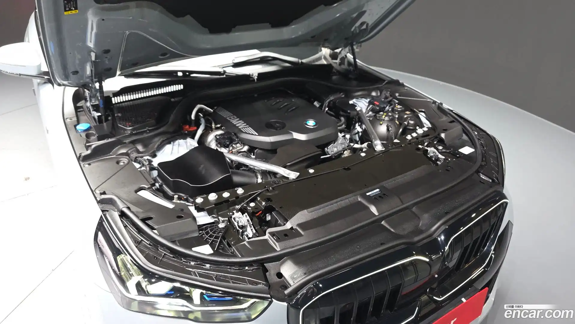 5-Series BMW 2025.5-OUTER-006