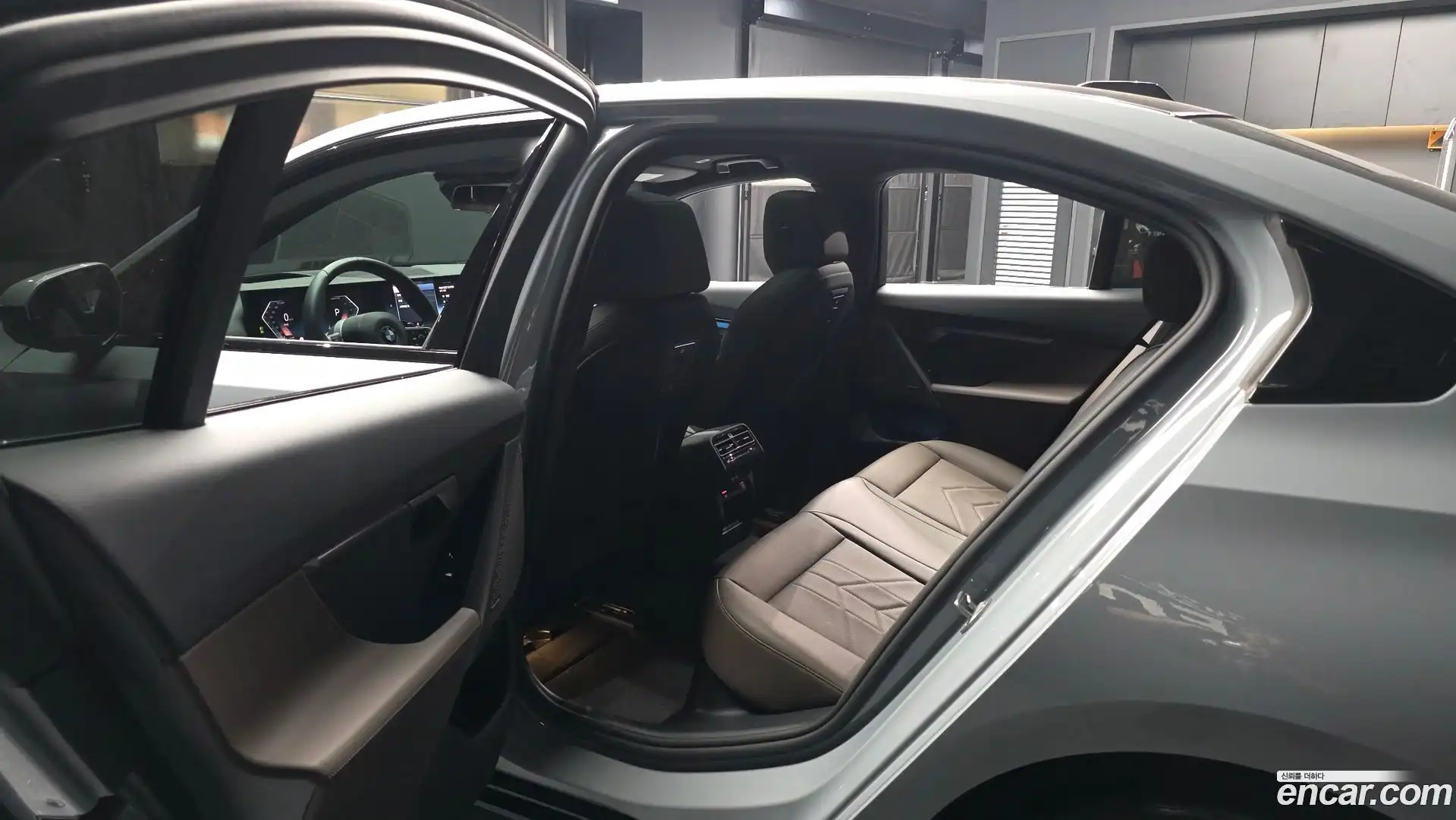 5-Series BMW 2025.5-INNER-036
