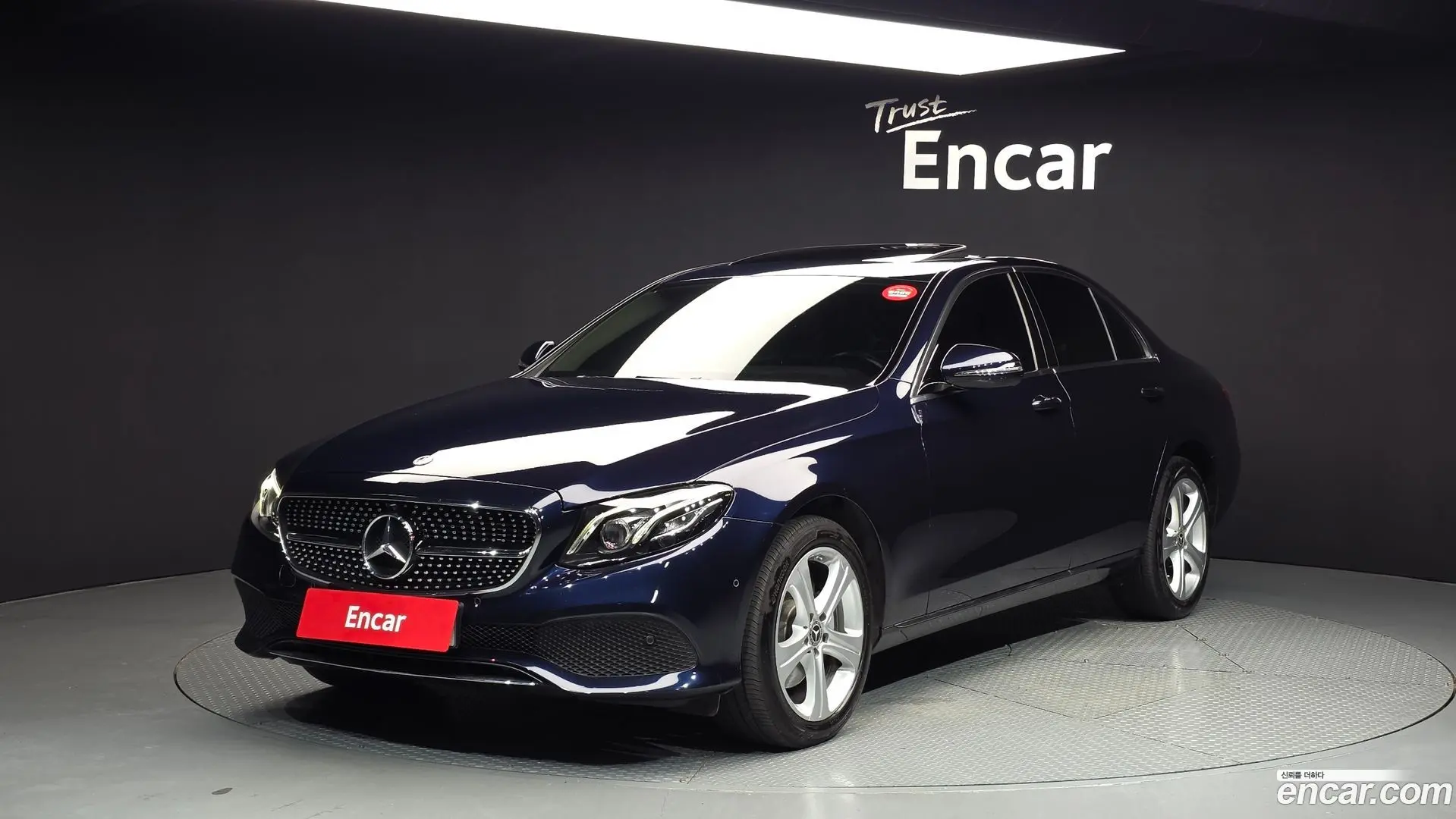 Main__Slider__Photo:E-Class Mercedes-Benz 2018.3-0