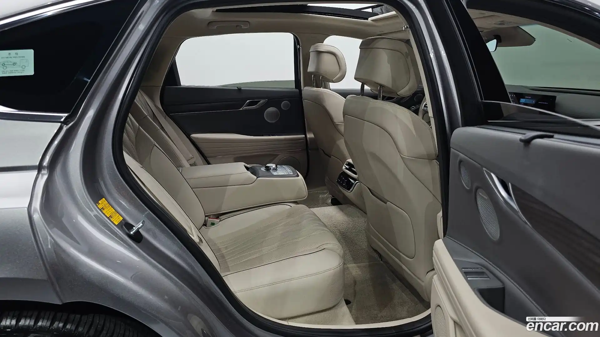 G80 Genesis 2025.0-INNER-036