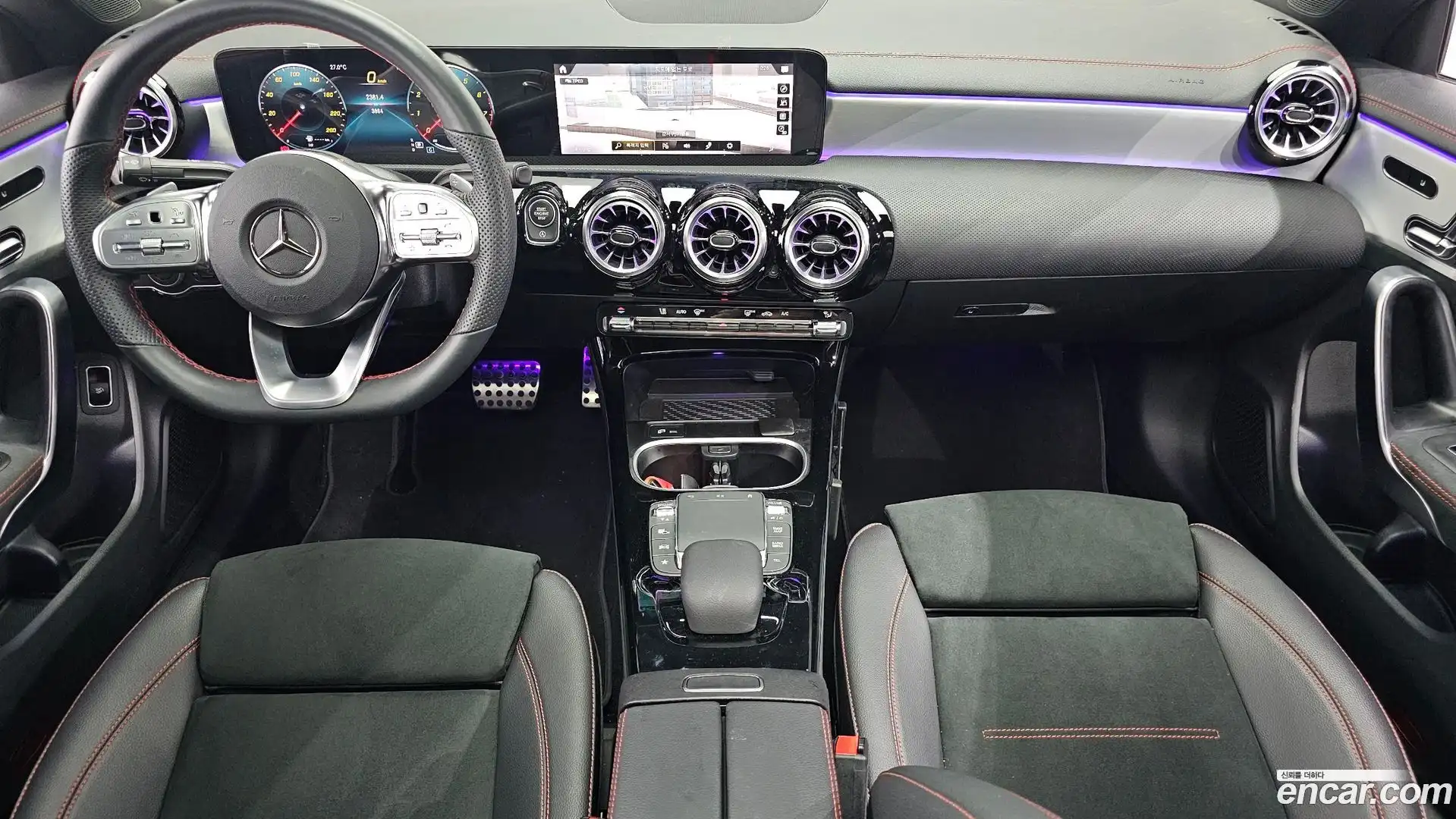CLA-Class Mercedes-Benz 2023.11-INNER-007