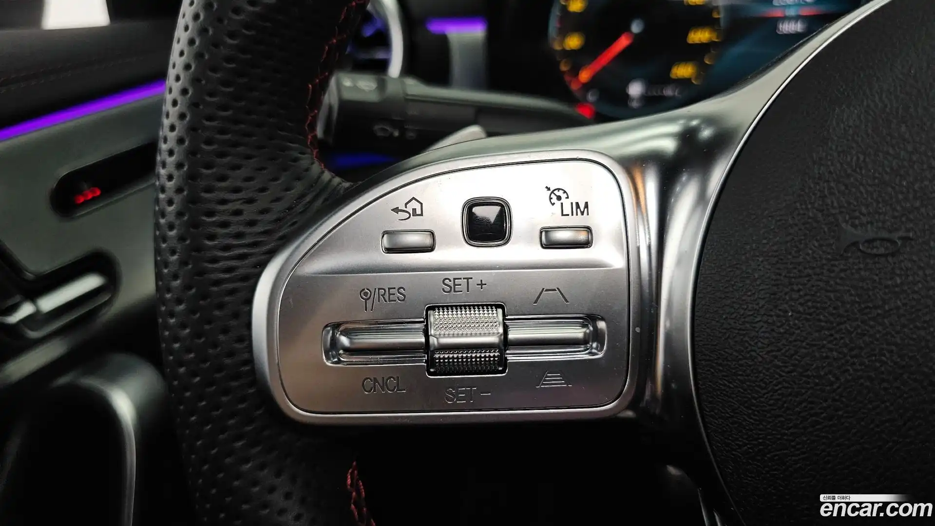 CLA-Class Mercedes-Benz 2023.11-OPTION-043
