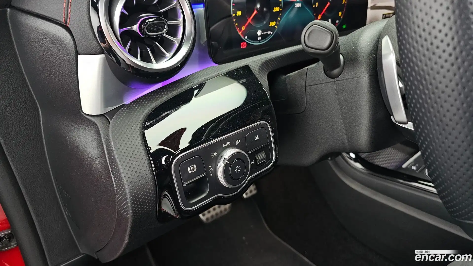 CLA-Class Mercedes-Benz 2023.11-OPTION-044