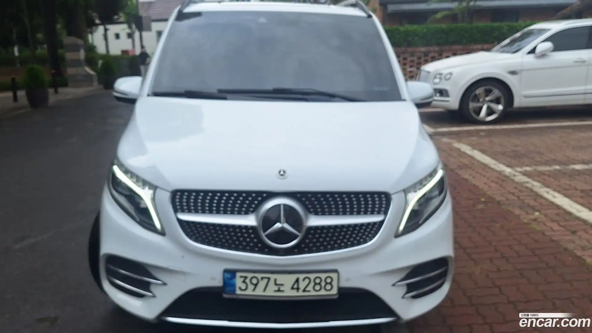 V-Class Mercedes-Benz 2021.9-OUTER-001