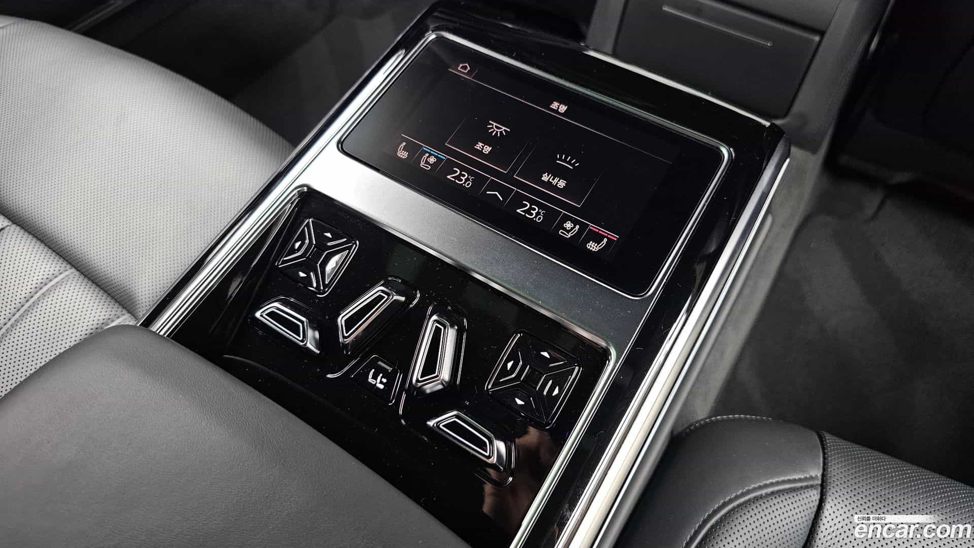 A8 Audi 2021.11-OPTION-046