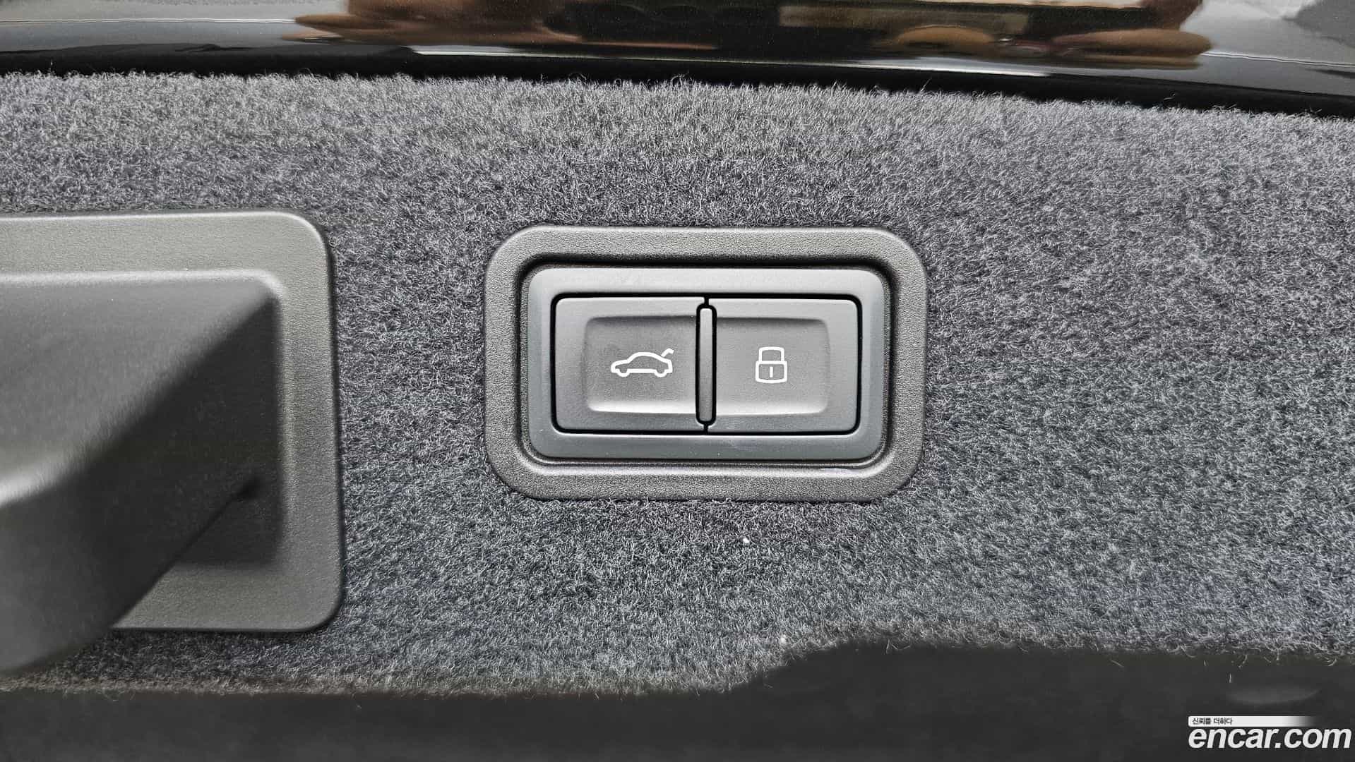 A8 Audi 2021.11-OPTION-047