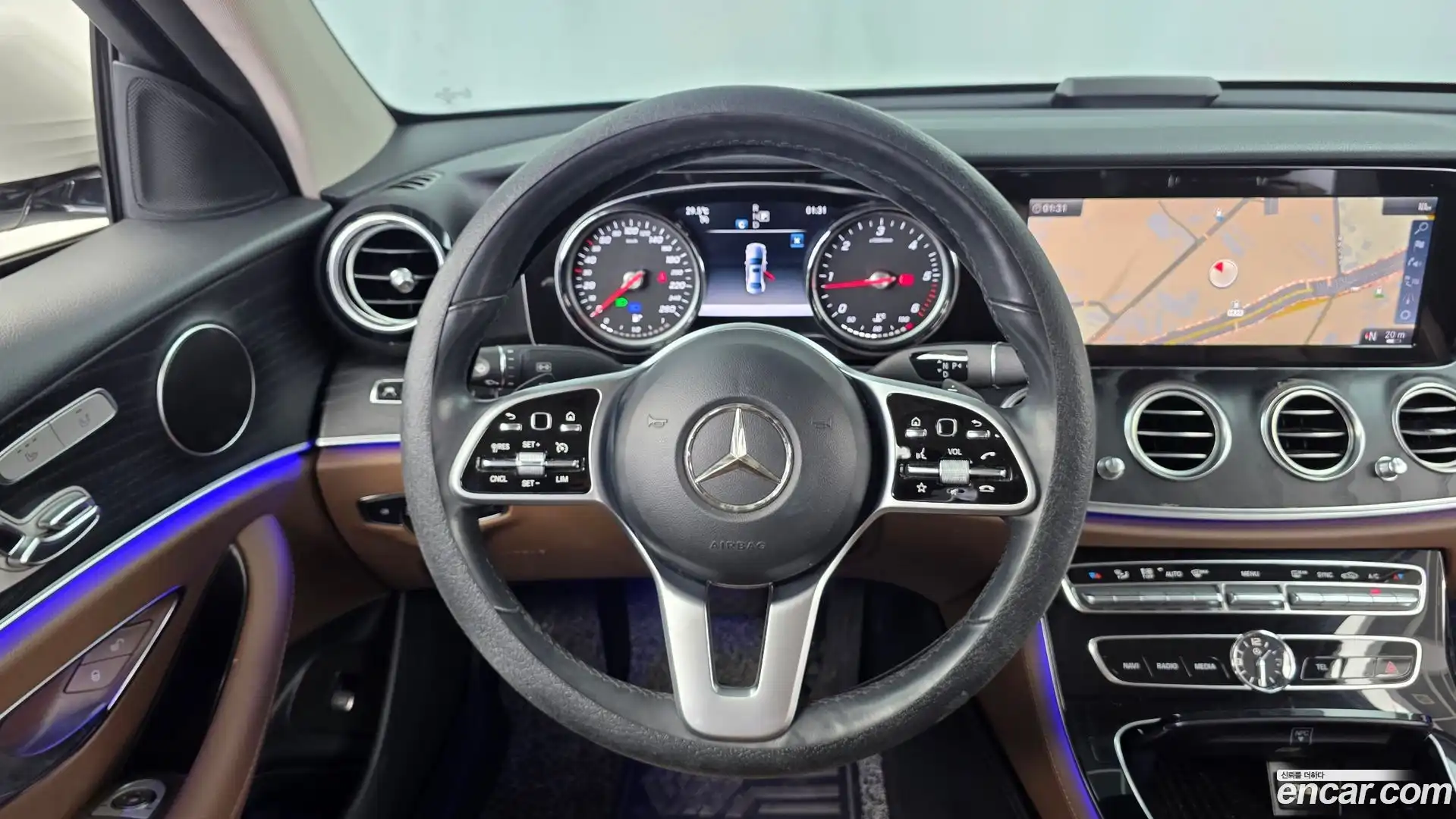 E-Class Mercedes-Benz 2018.11-OPTION-017