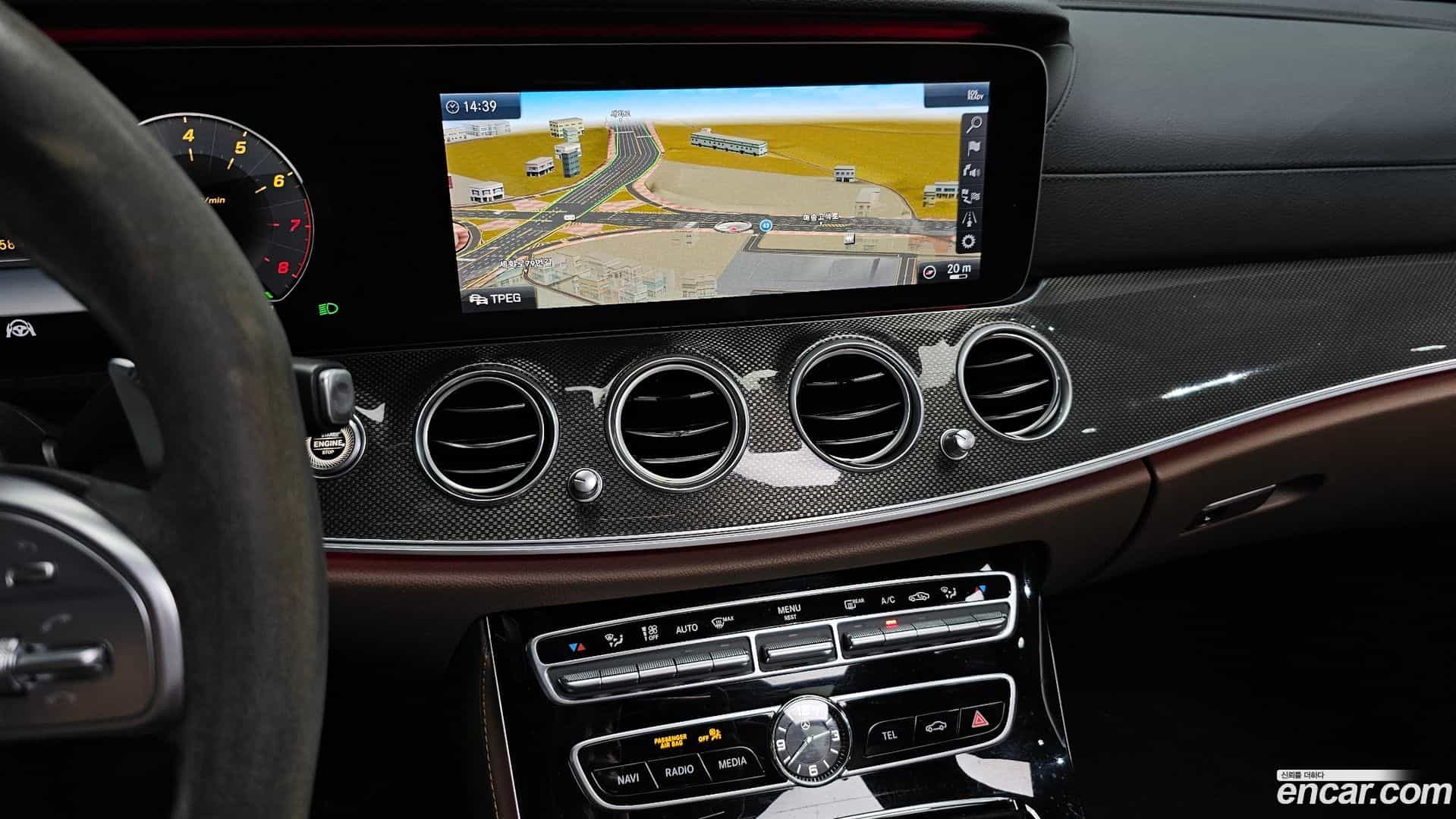 E-Class Mercedes-Benz 2019.11-OPTION-017