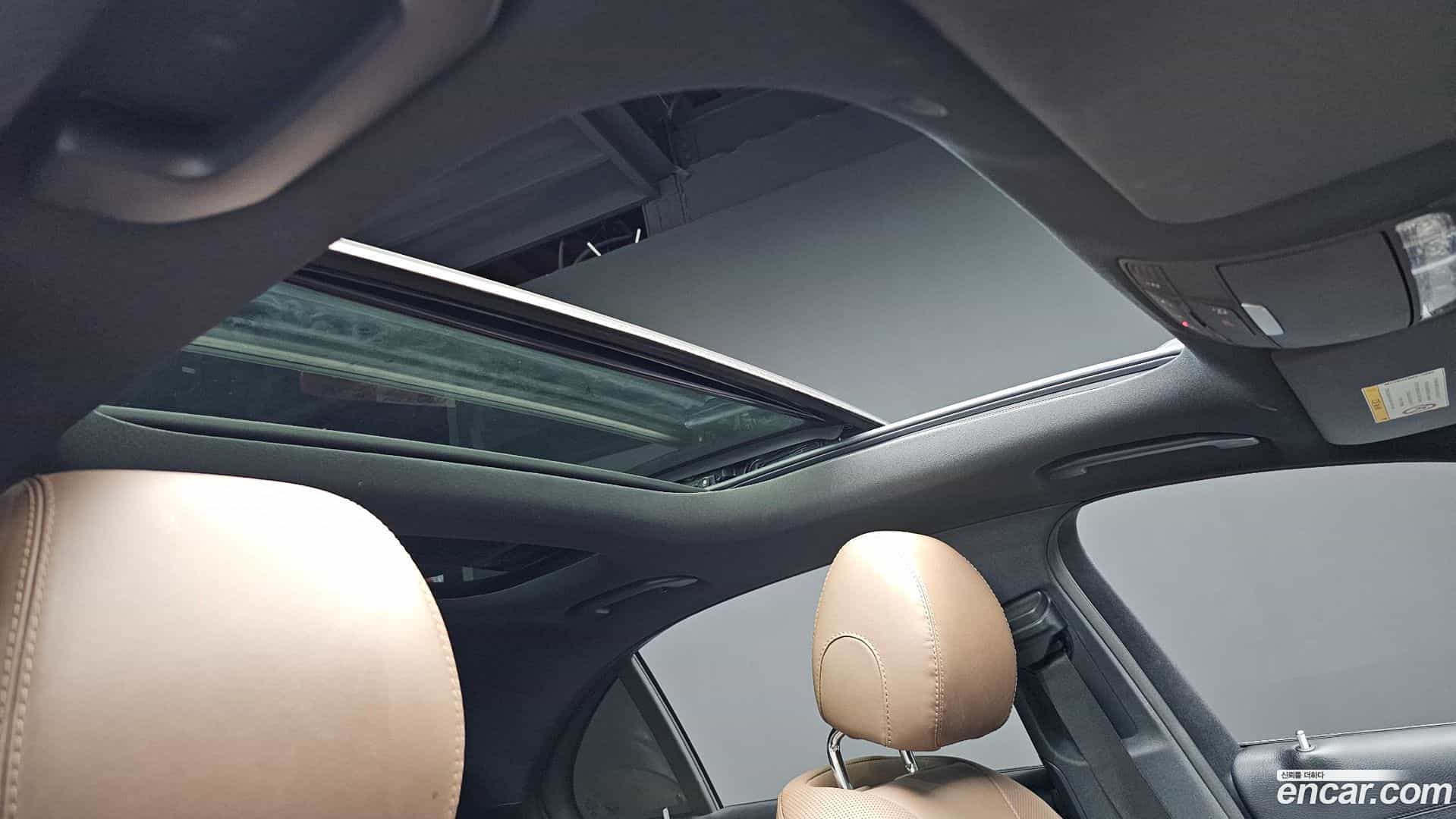 E-Class Mercedes-Benz 2019.11-OPTION-023