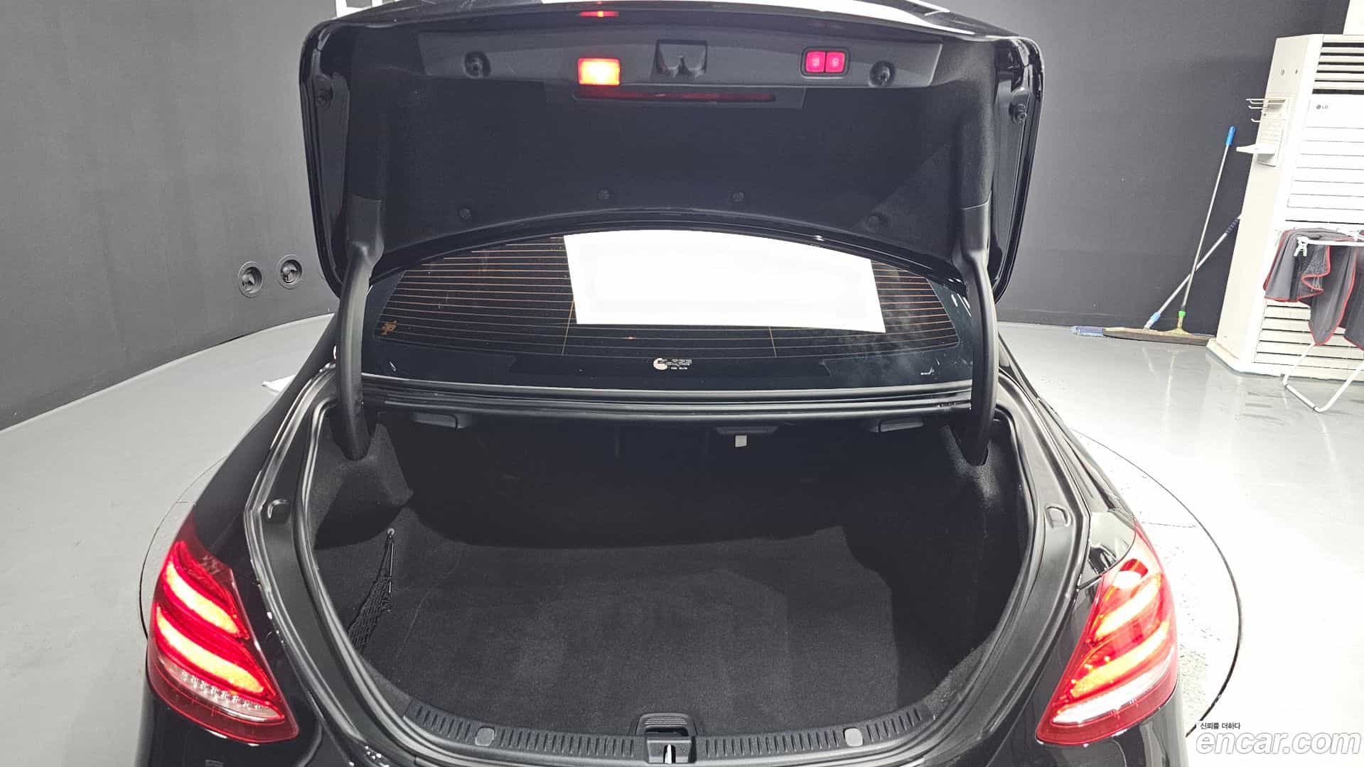 E-Class Mercedes-Benz 2019.11-OPTION-024