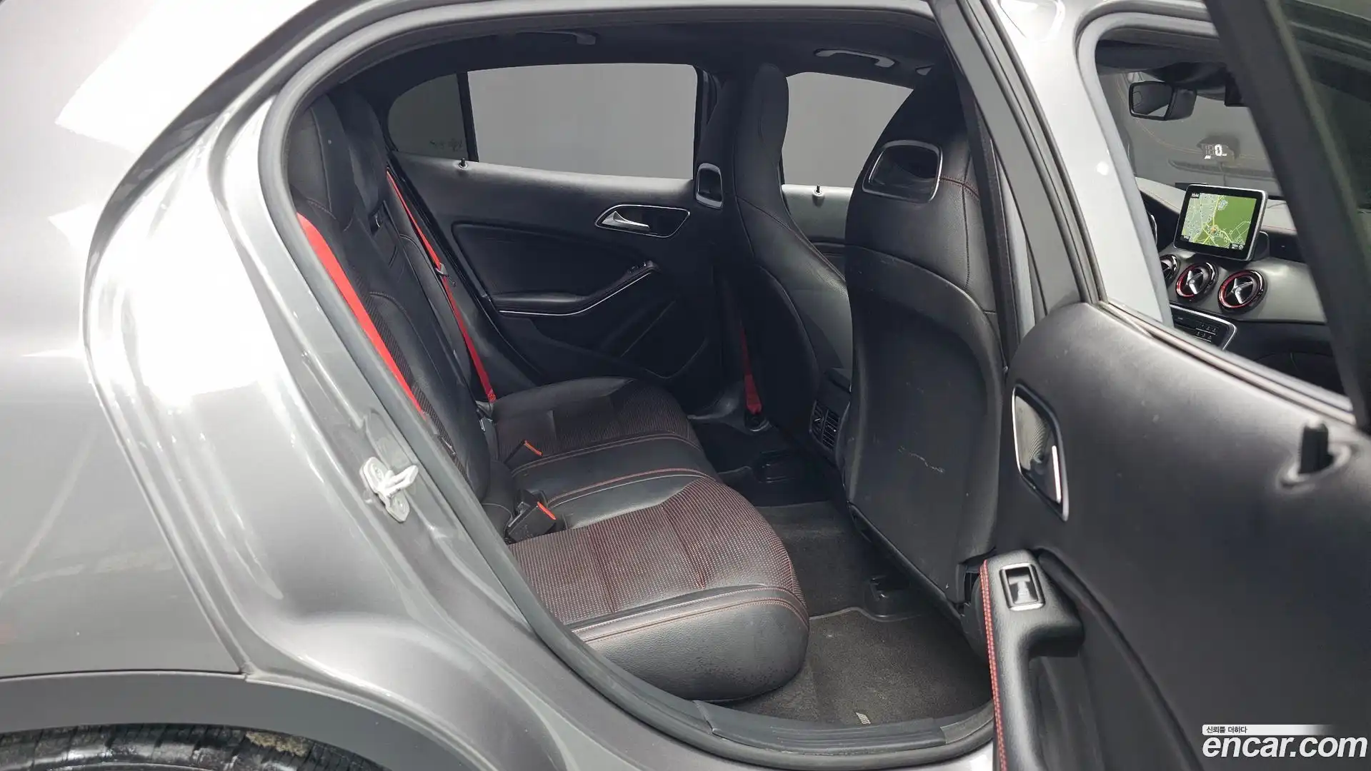 GLA-Class Mercedes-Benz 2016.4-OPTION-015