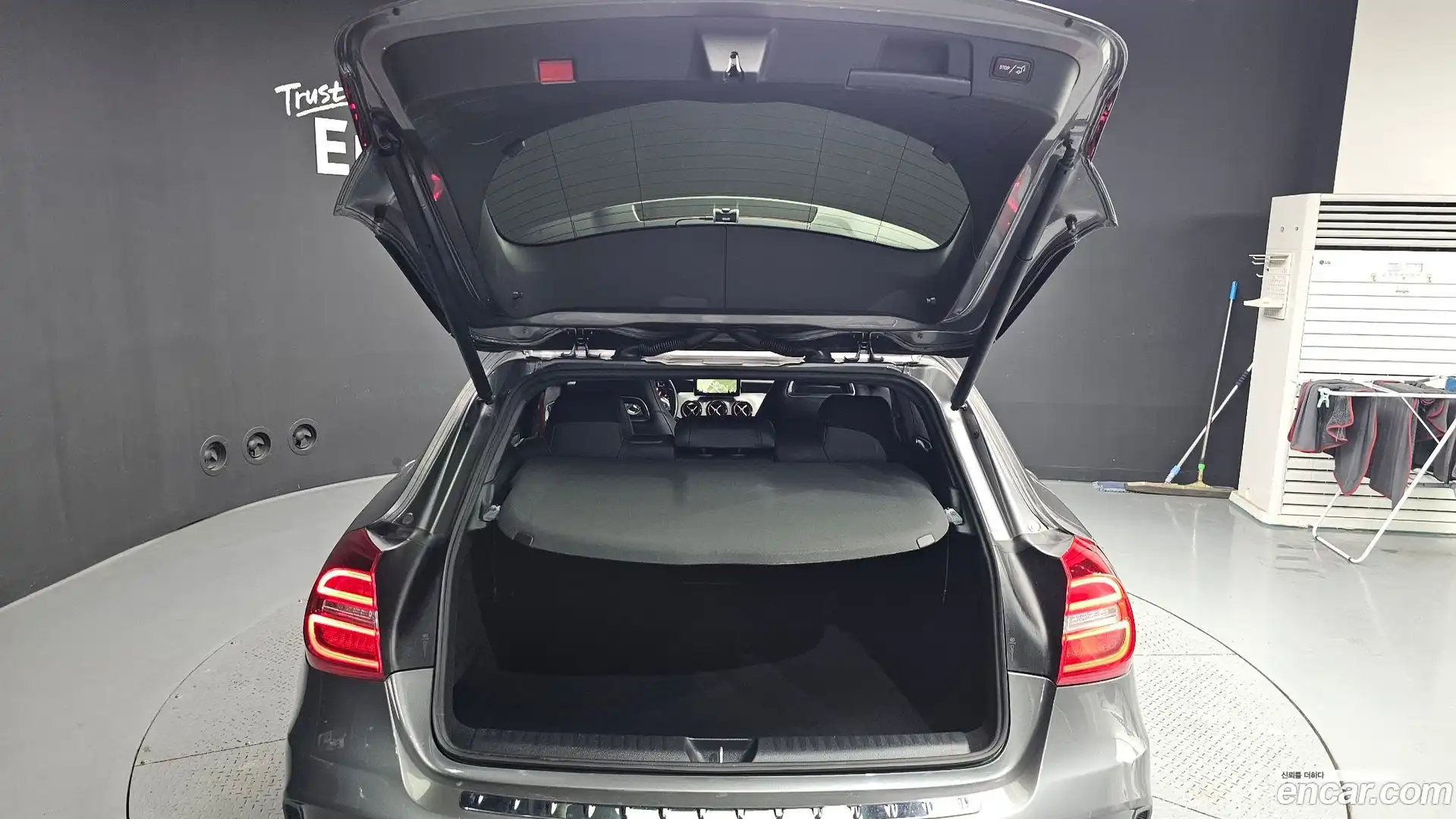 GLA-Class Mercedes-Benz 2016.4-OPTION-024