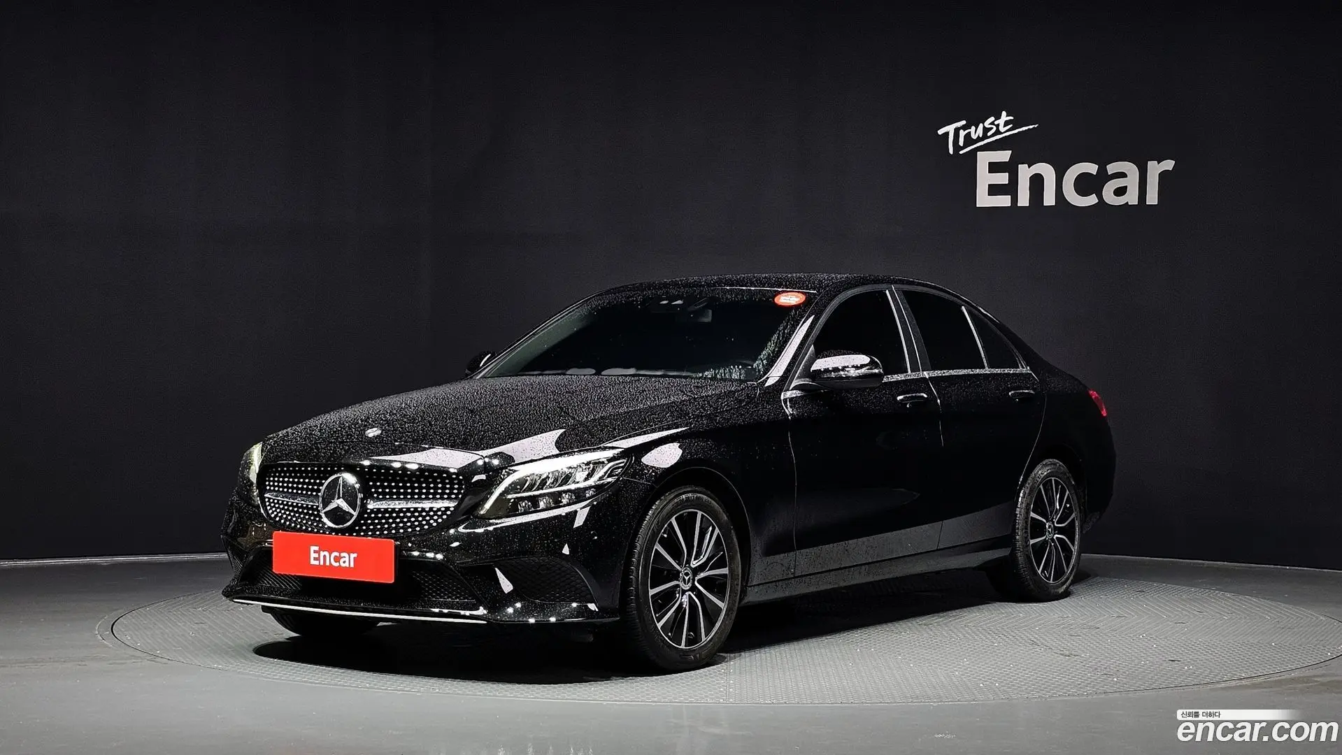 Main__Slider__Photo:C-Class Mercedes-Benz 2019.10-0