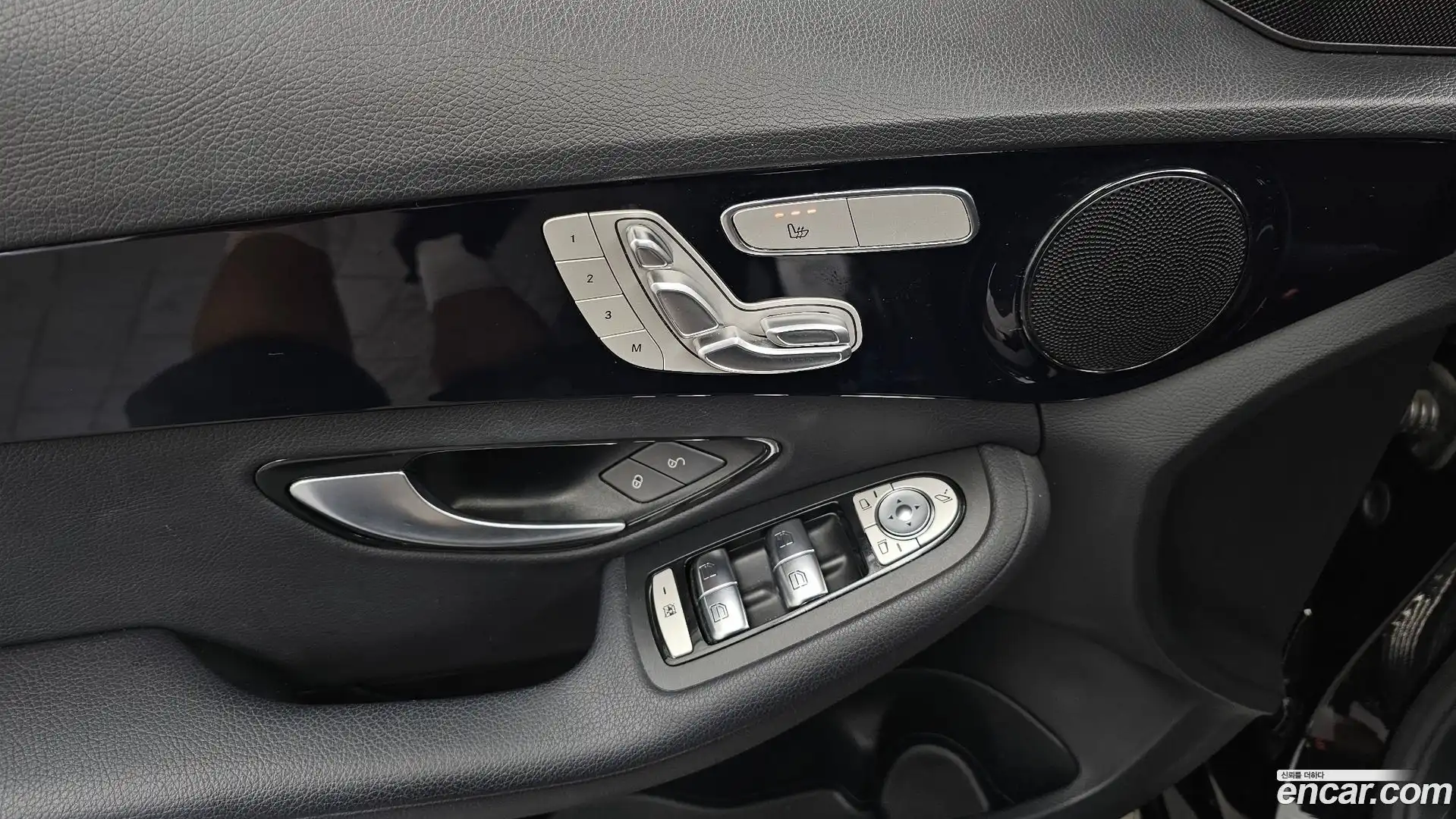 C-Class Mercedes-Benz 2019.10-OPTION-023