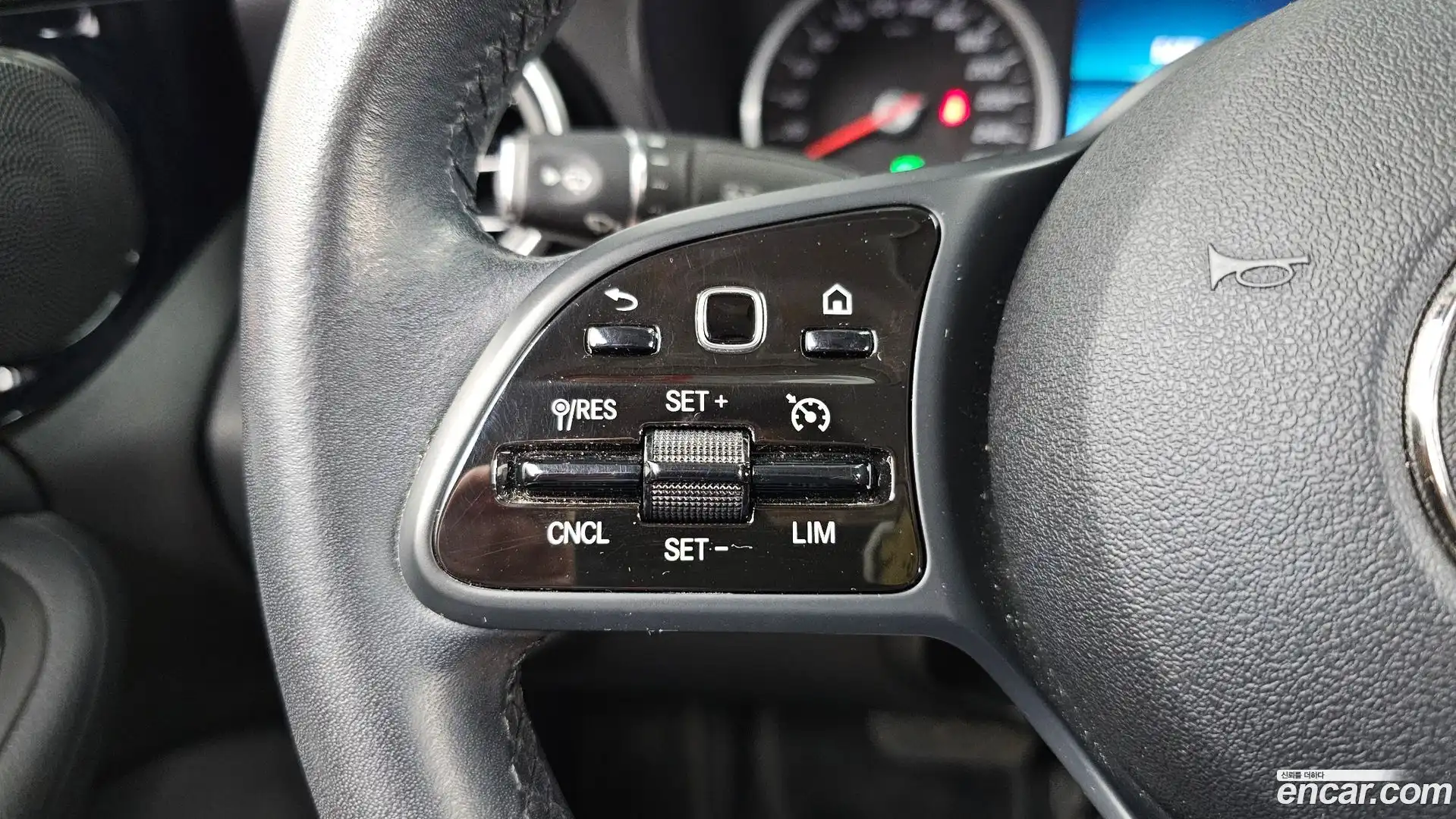 C-Class Mercedes-Benz 2019.10-INNER-036