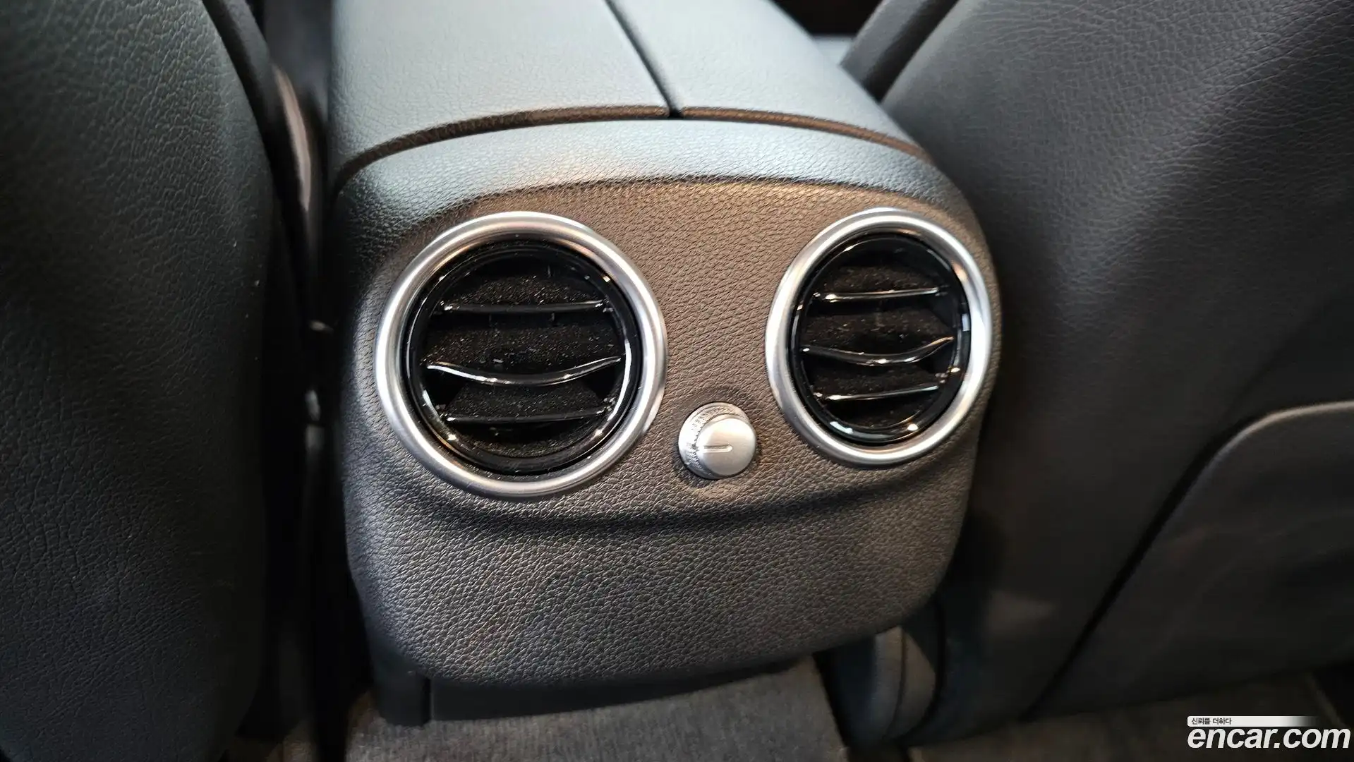 C-Class Mercedes-Benz 2019.10-OPTION-043