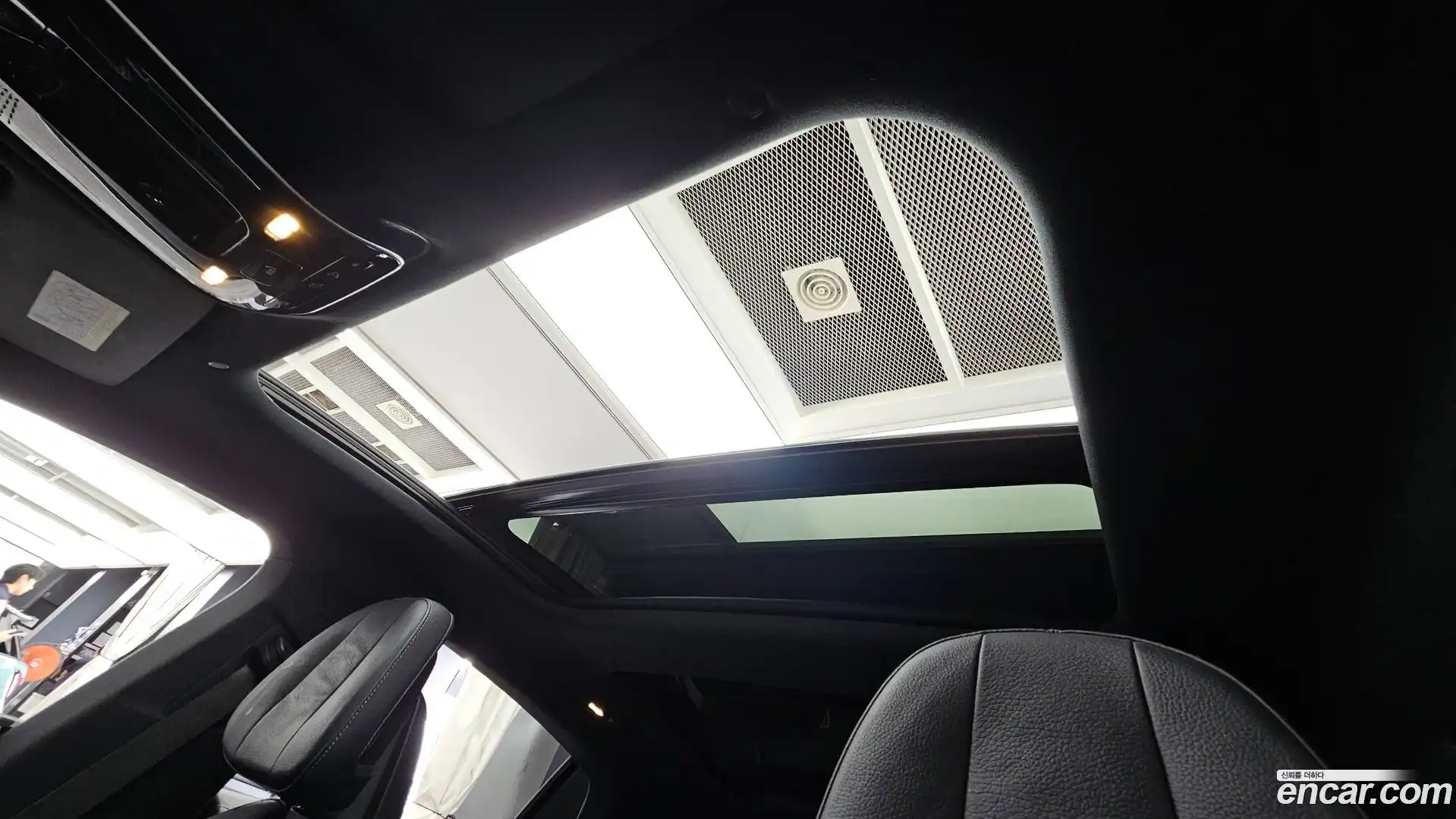 EQE Mercedes-Benz 2023.6-OPTION-023