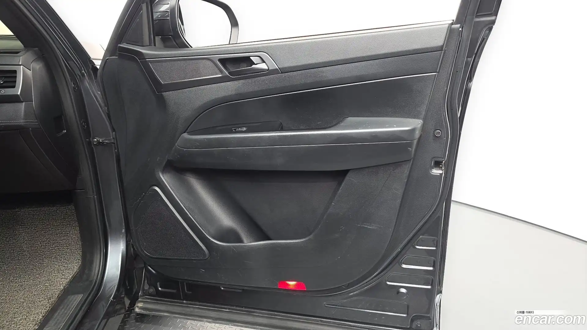 Rexton KG Mobility 2022.5-INNER-034