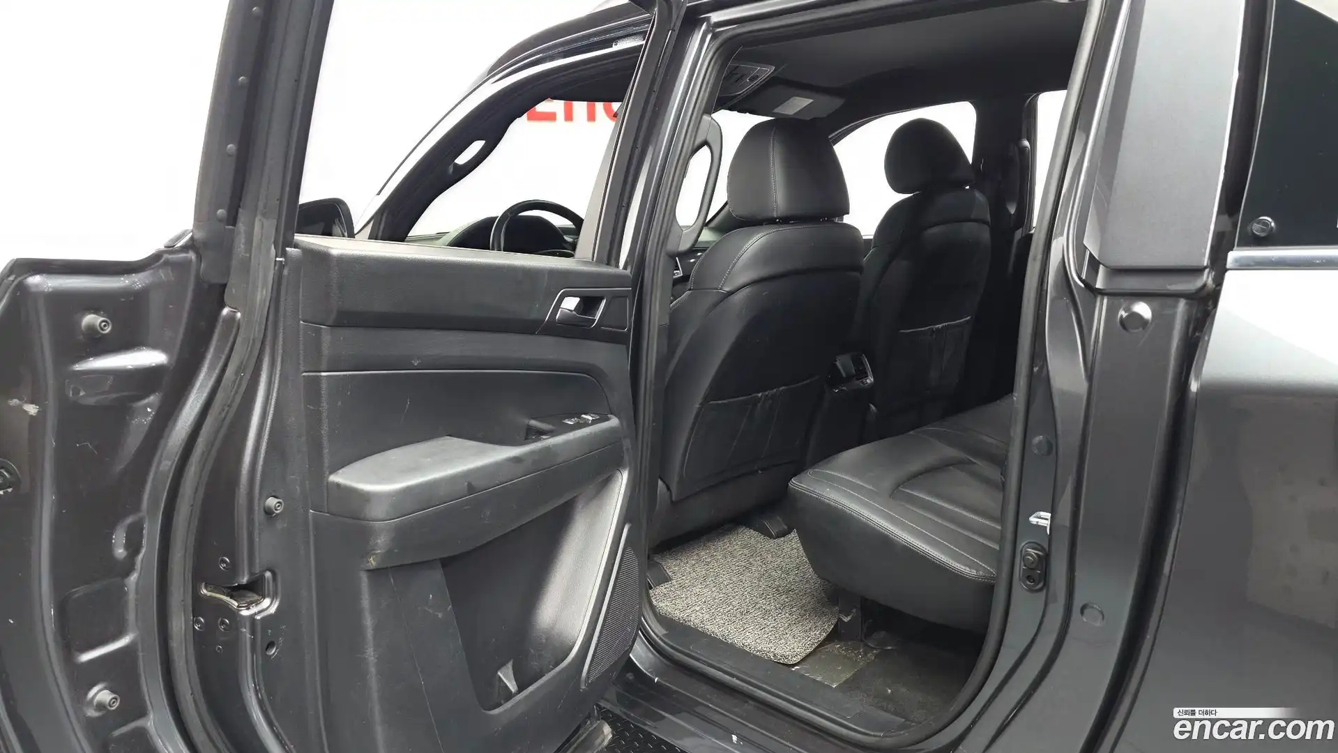 Rexton KG Mobility 2022.5-INNER-036