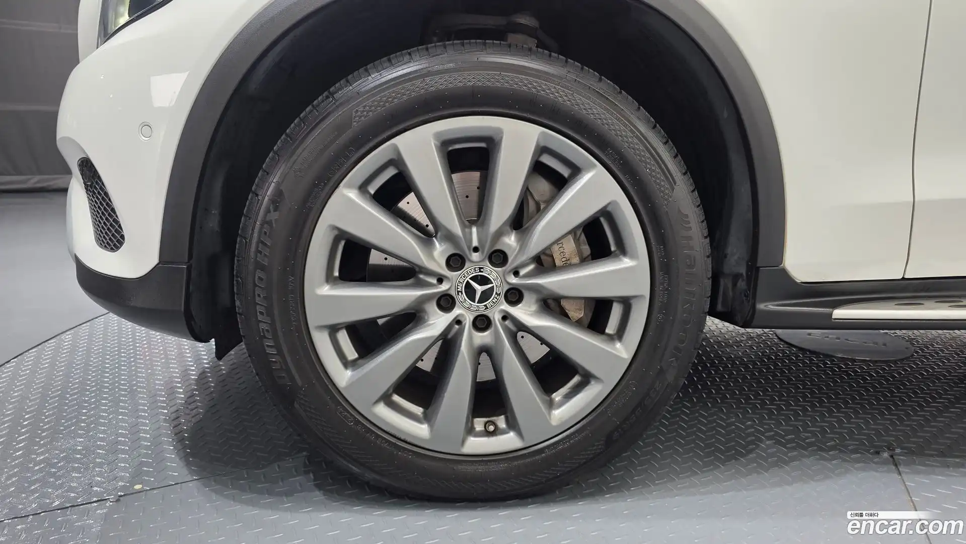 GLC-Class Mercedes-Benz 2018.10-OUTER-005