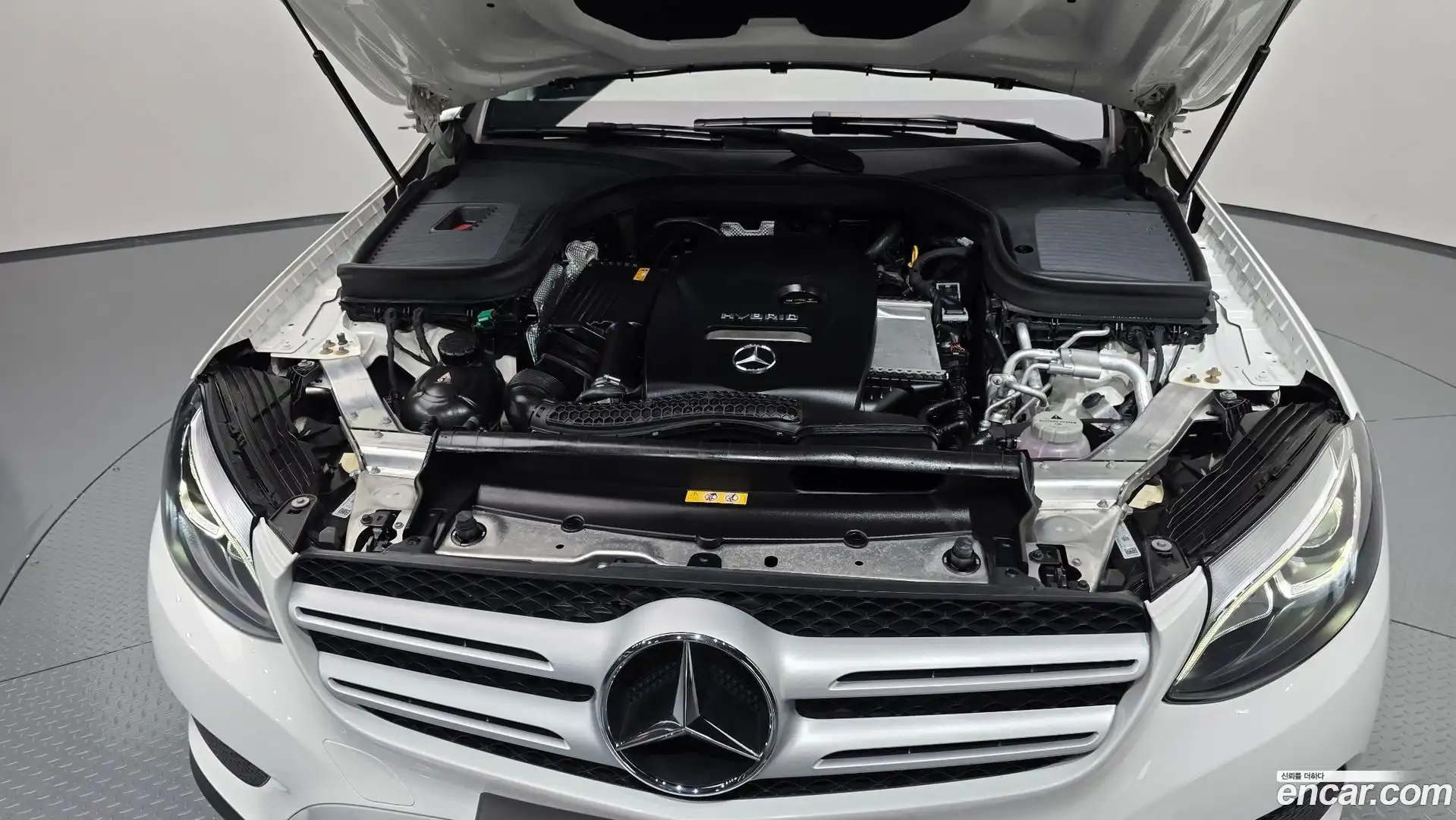 GLC-Class Mercedes-Benz 2018.10-OUTER-006