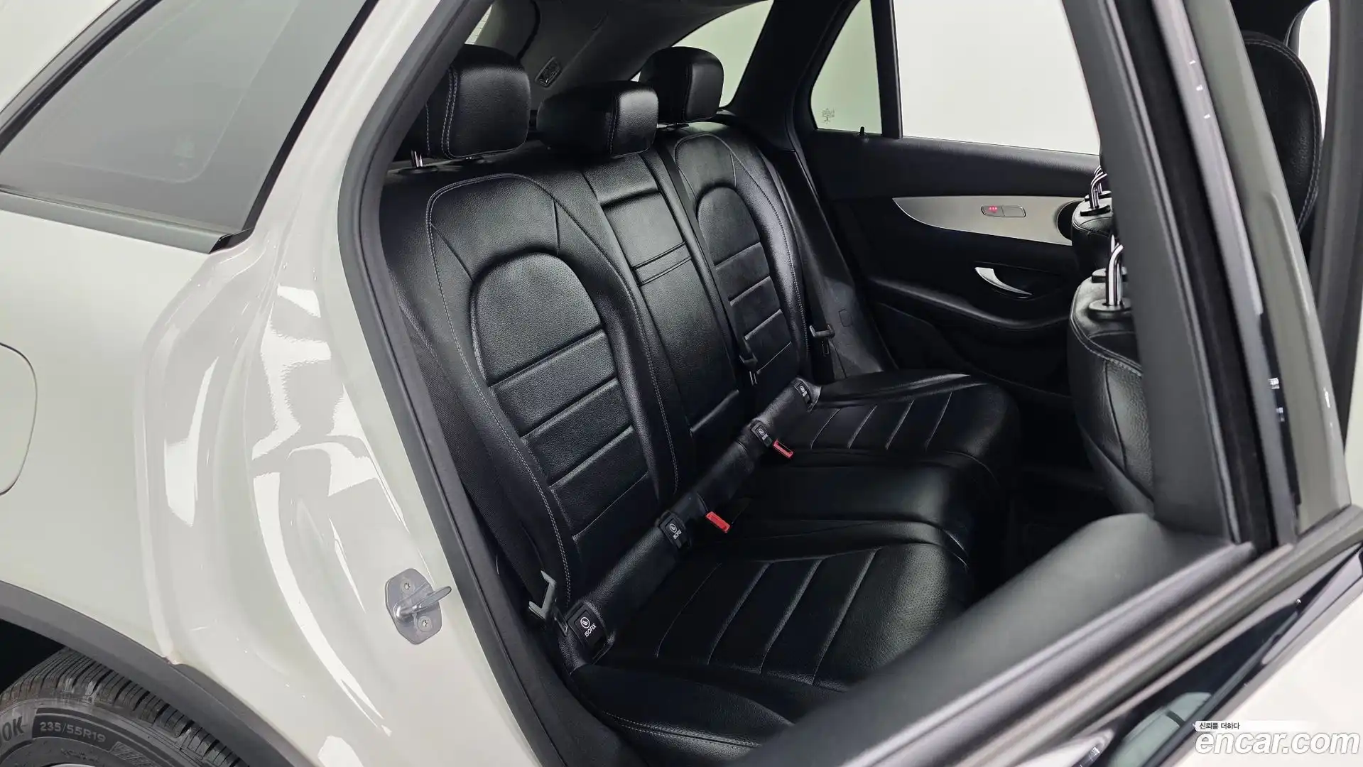 GLC-Class Mercedes-Benz 2018.10-OPTION-015