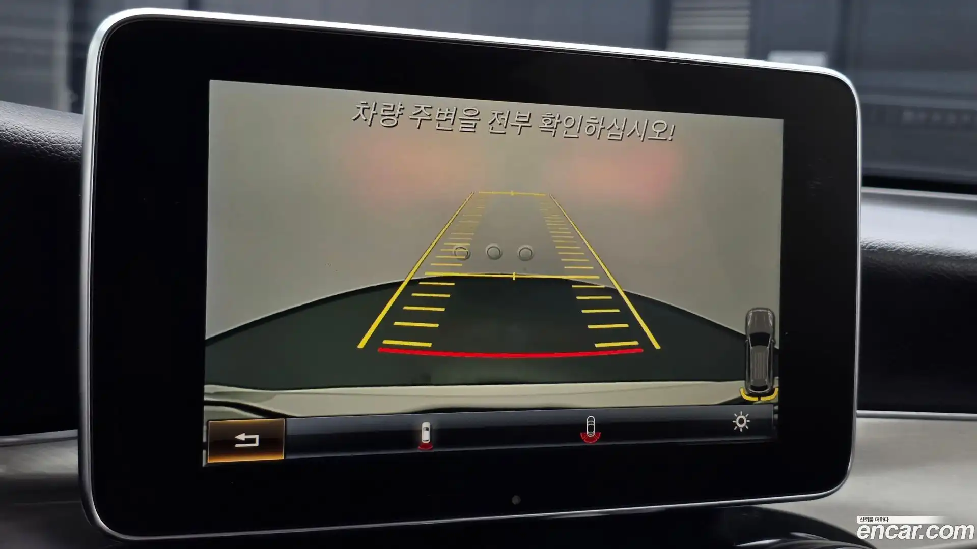 GLC-Class Mercedes-Benz 2018.10-OPTION-019