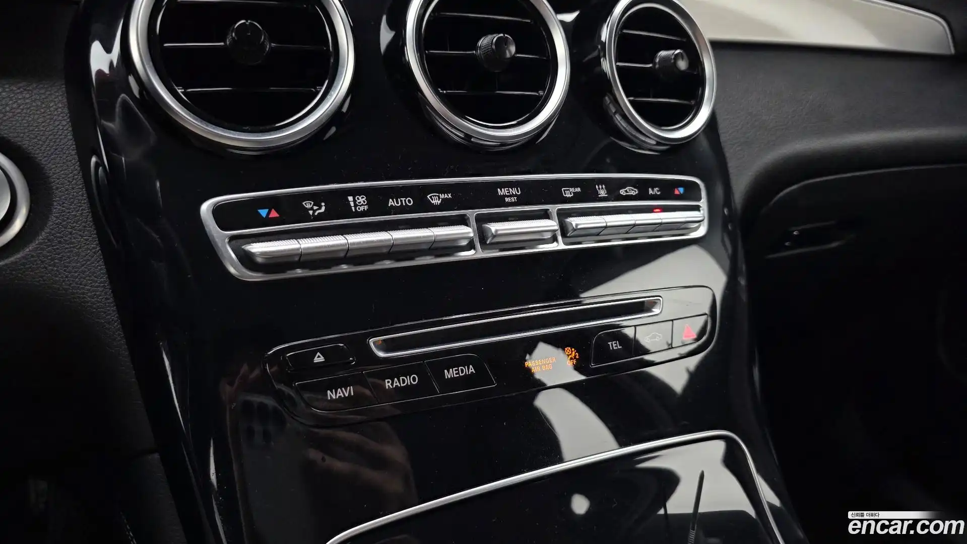 GLC-Class Mercedes-Benz 2018.10-OPTION-021