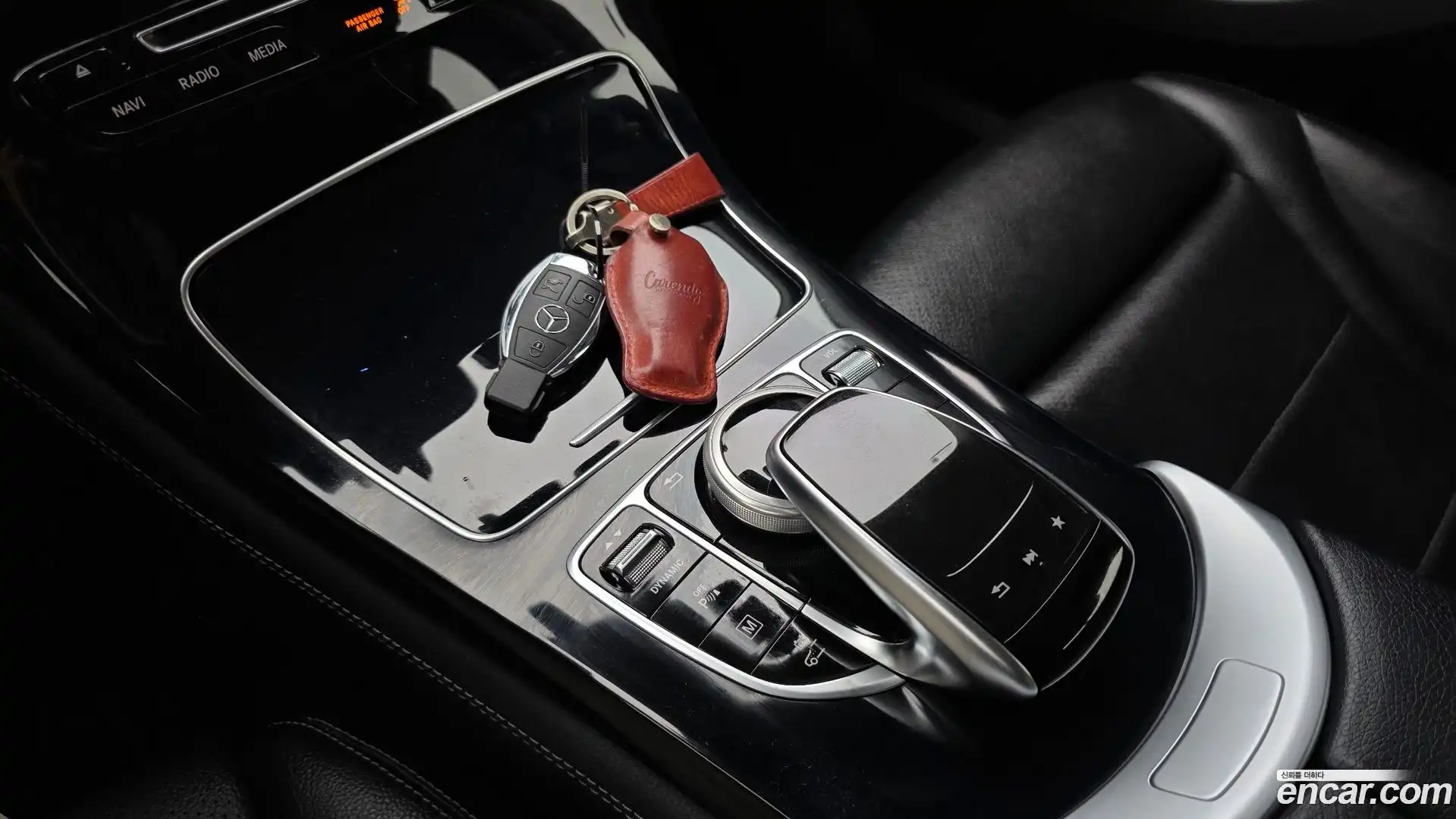 GLC-Class Mercedes-Benz 2018.10-OPTION-022