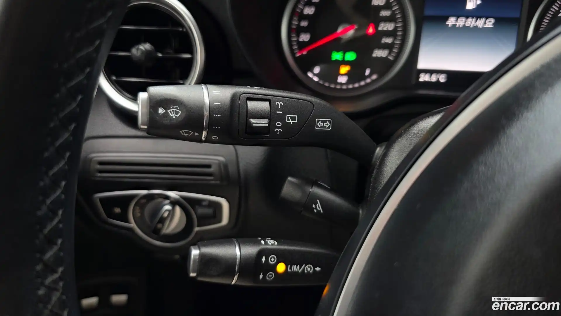 GLC-Class Mercedes-Benz 2018.10-OPTION-023