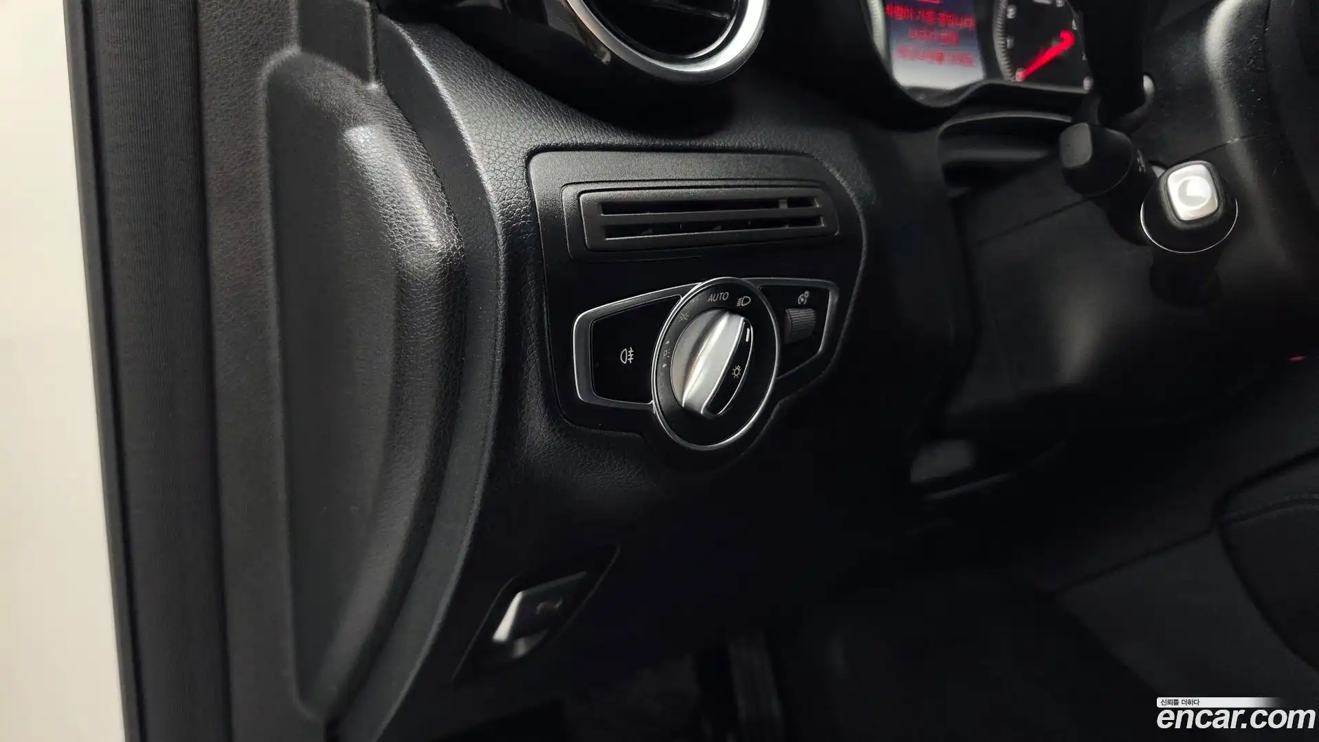 GLC-Class Mercedes-Benz 2018.10-OPTION-024