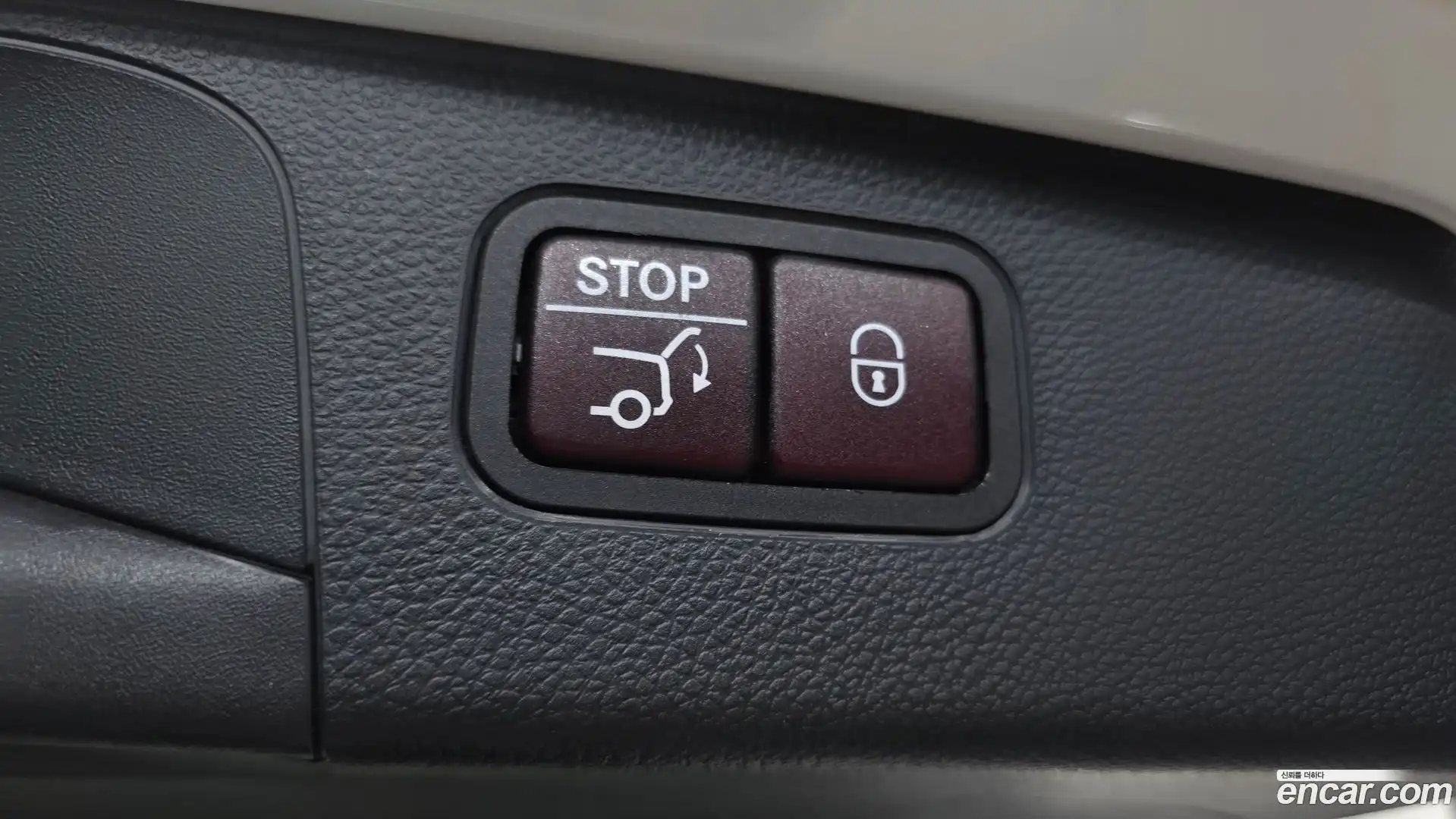 GLC-Class Mercedes-Benz 2018.10-OPTION-043