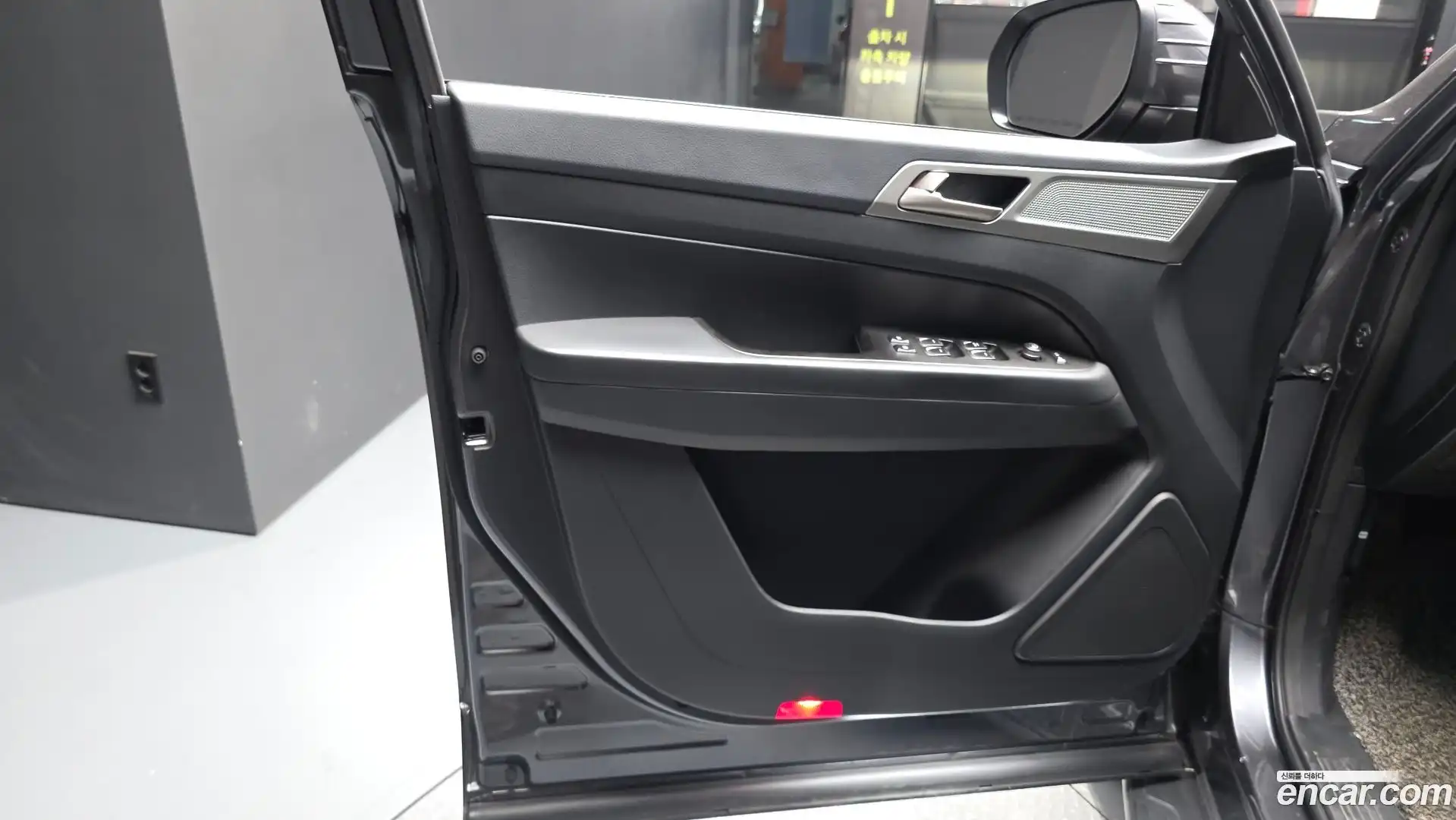 Rexton KG Mobility 2018.6-INNER-034