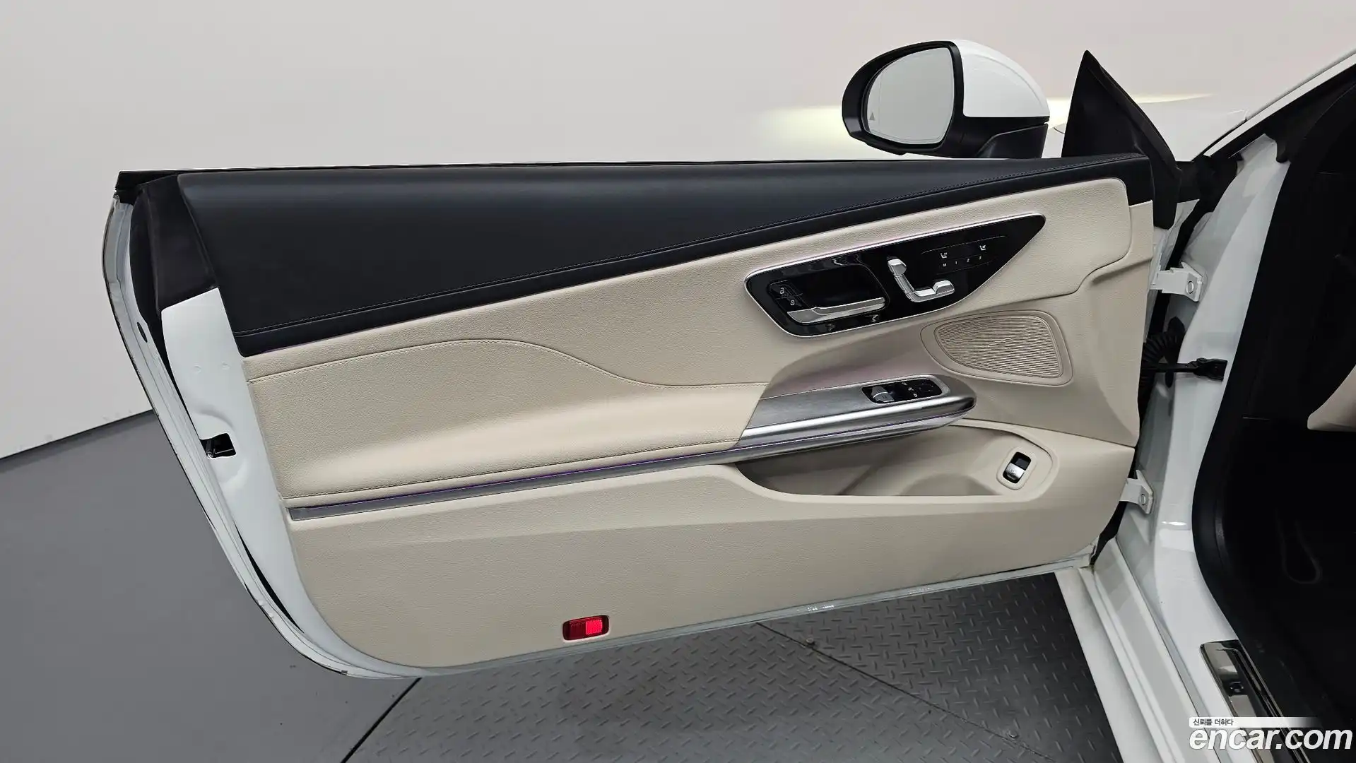 CLE-Class Mercedes-Benz 2024.4-INNER-034