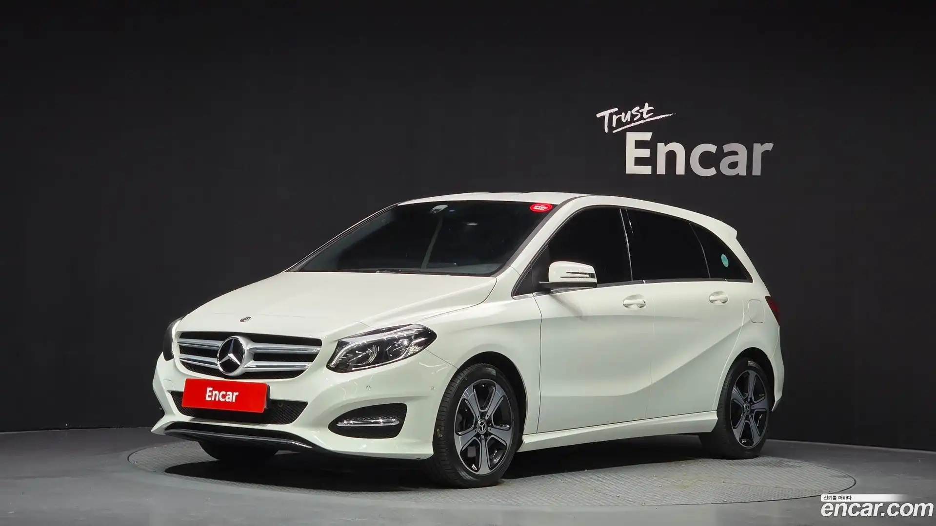 B-Class Mercedes-Benz 2018.8-OUTER-001