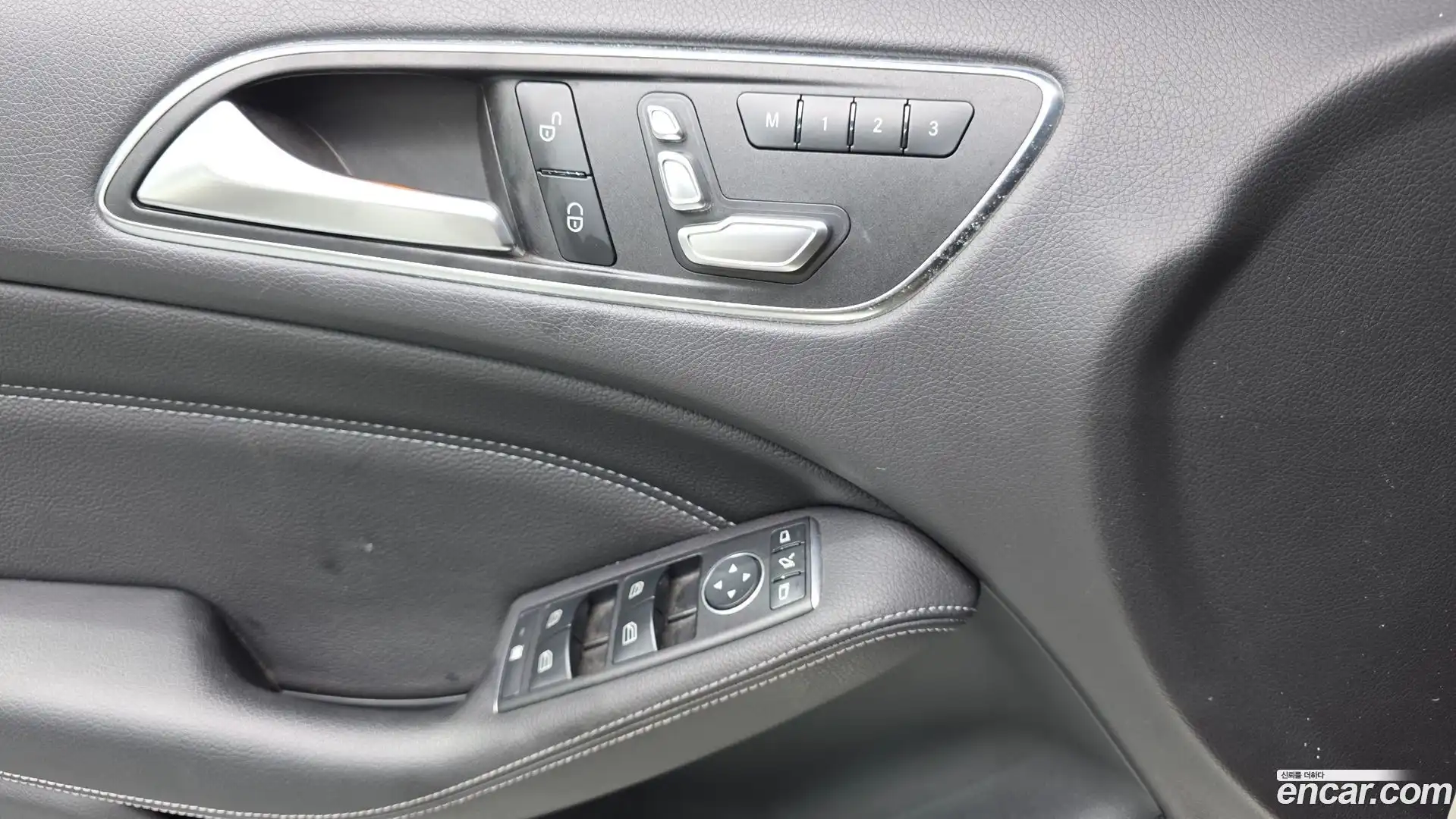 B-Class Mercedes-Benz 2018.8-OPTION-015