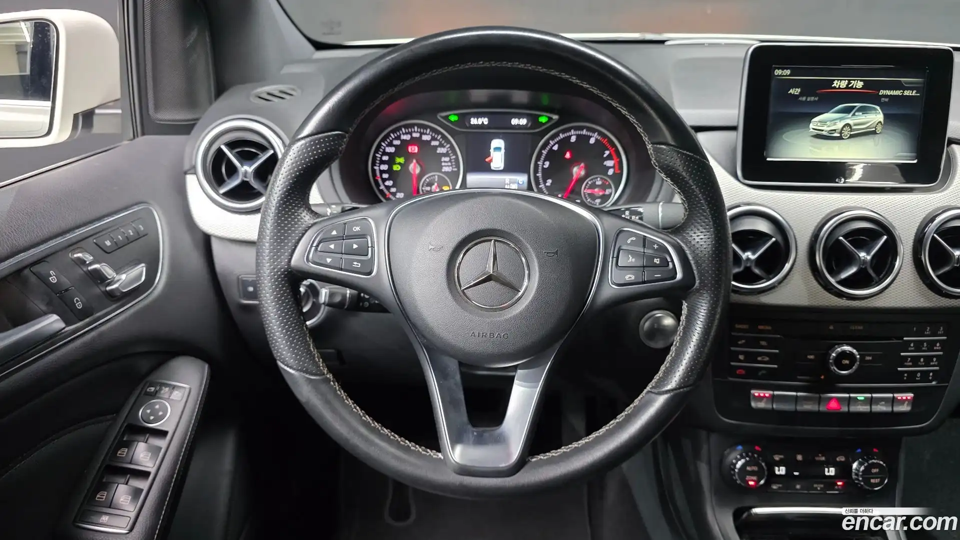 B-Class Mercedes-Benz 2018.8-OPTION-017