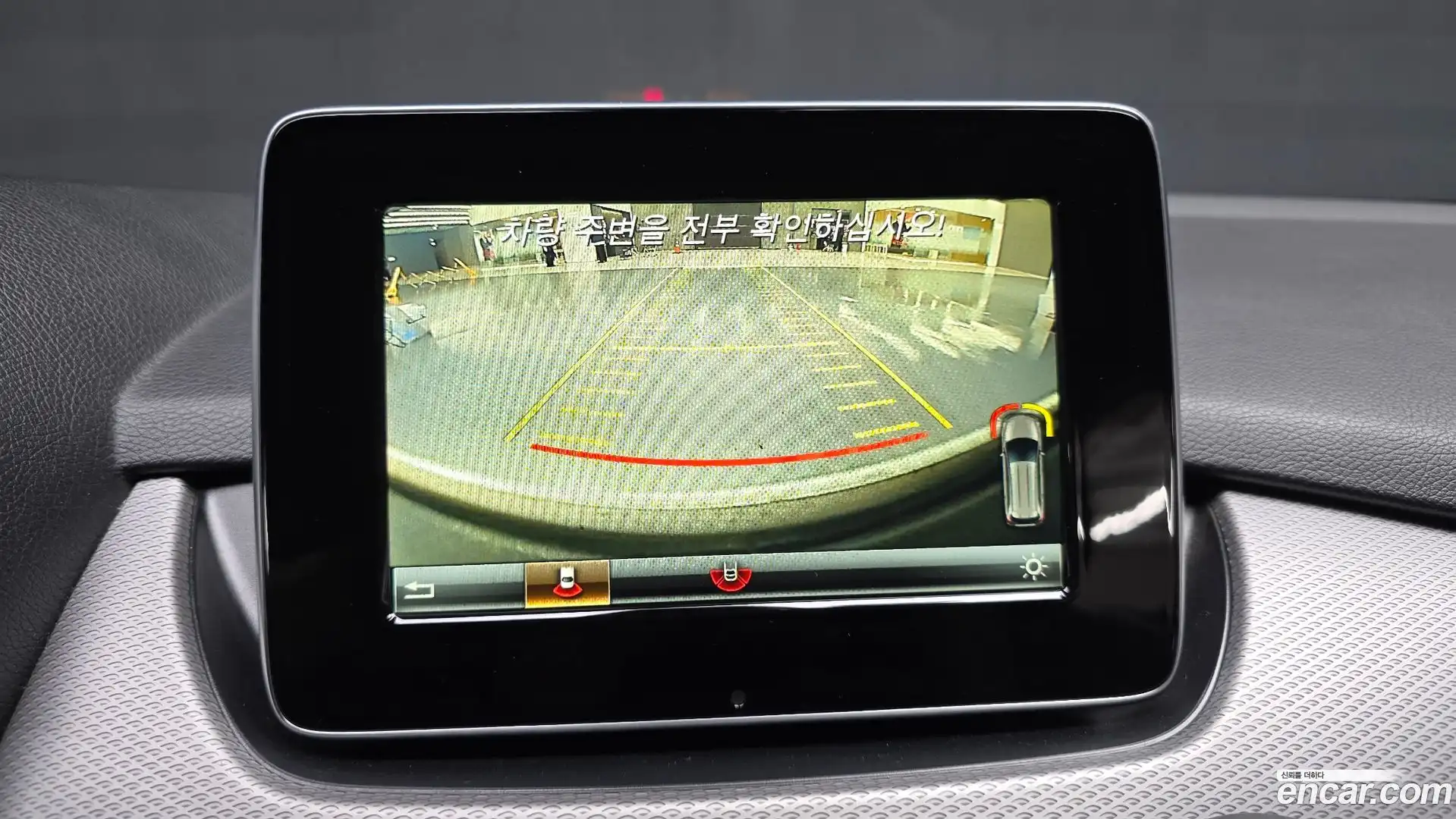 B-Class Mercedes-Benz 2018.8-OPTION-019