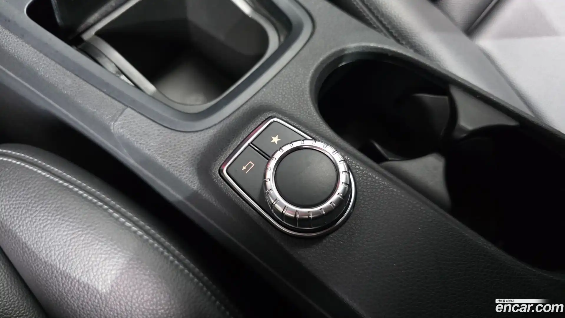 B-Class Mercedes-Benz 2018.8-OPTION-021