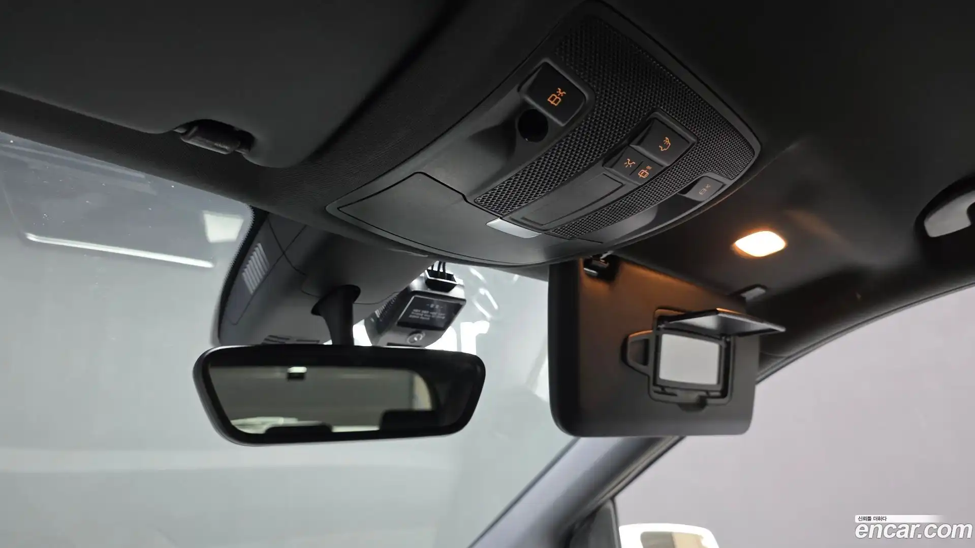 B-Class Mercedes-Benz 2018.8-OPTION-023