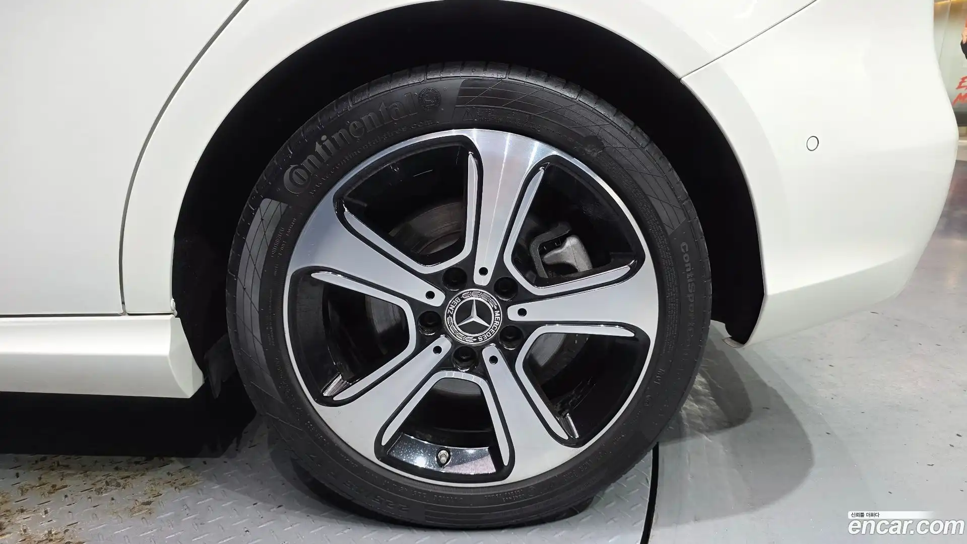 B-Class Mercedes-Benz 2018.8-OUTER-031