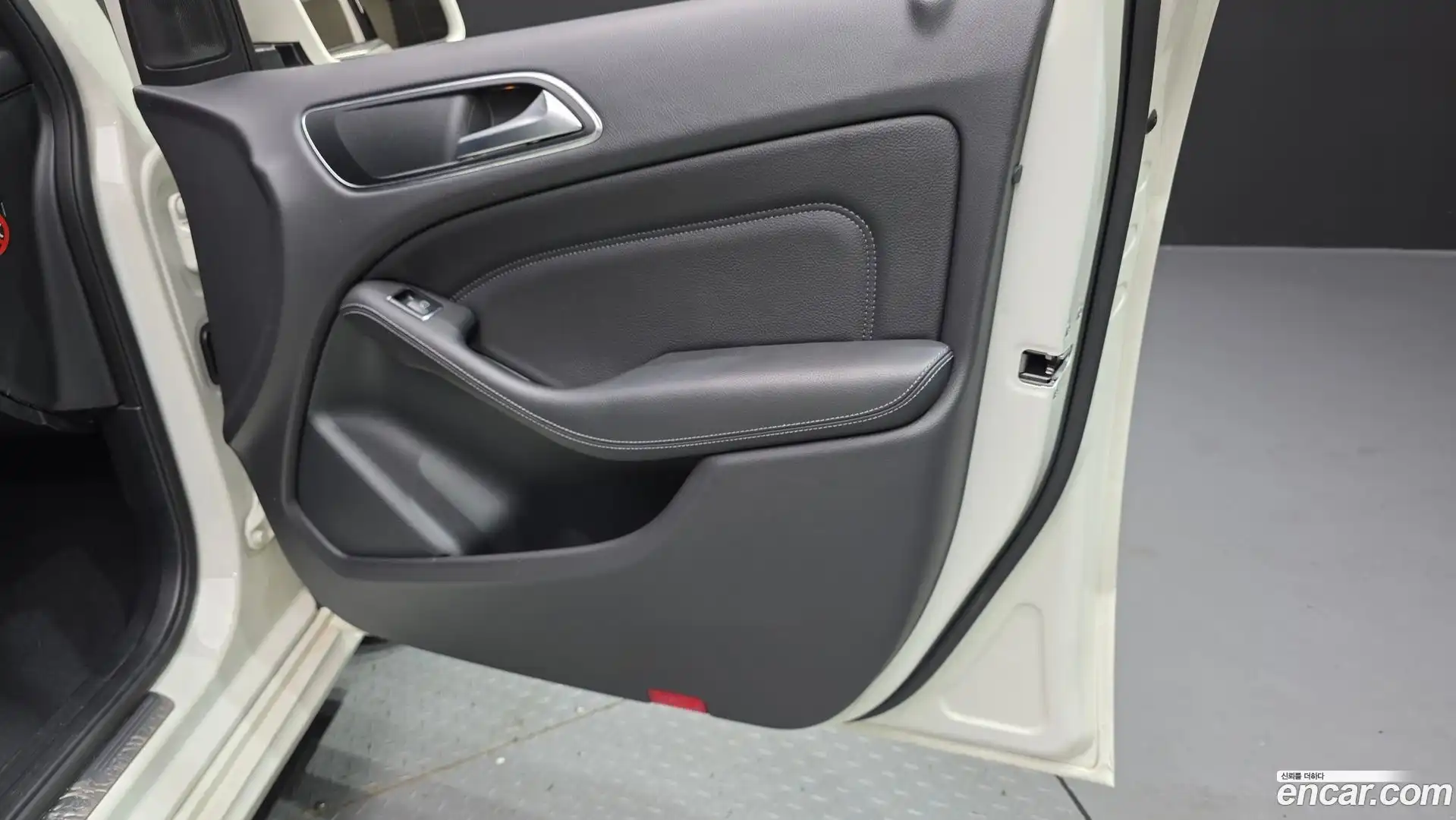 B-Class Mercedes-Benz 2018.8-INNER-035