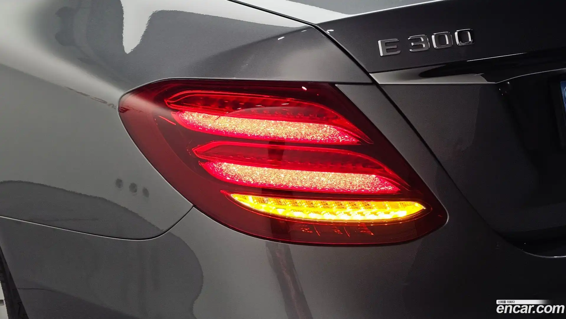 E-Class Mercedes-Benz 2019.4-OUTER-033