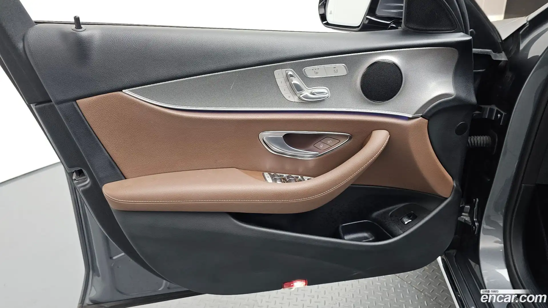 E-Class Mercedes-Benz 2019.4-INNER-034