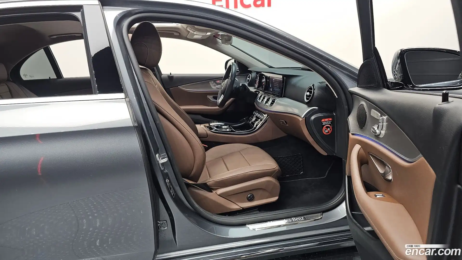 E-Class Mercedes-Benz 2019.4-INNER-036