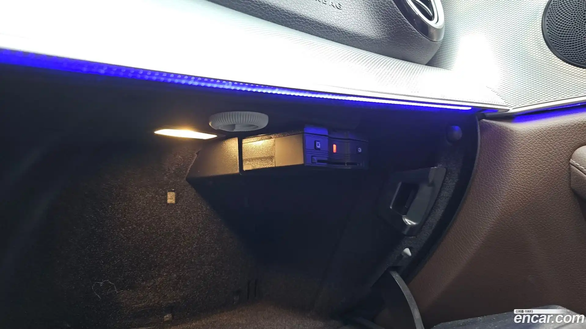 E-Class Mercedes-Benz 2019.4-OPTION-043