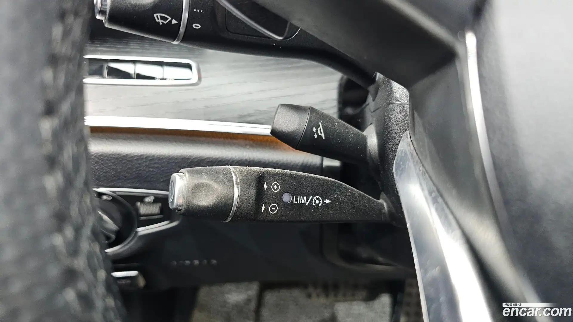 E-Class Mercedes-Benz 2018.11-OPTION-024